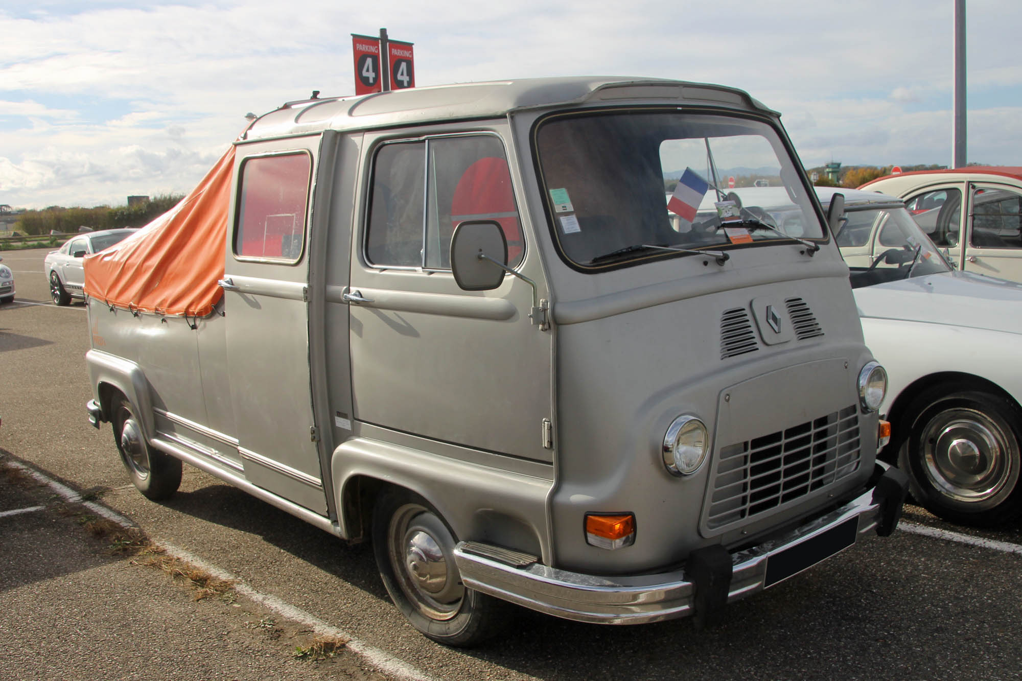 Renault Estafette 2