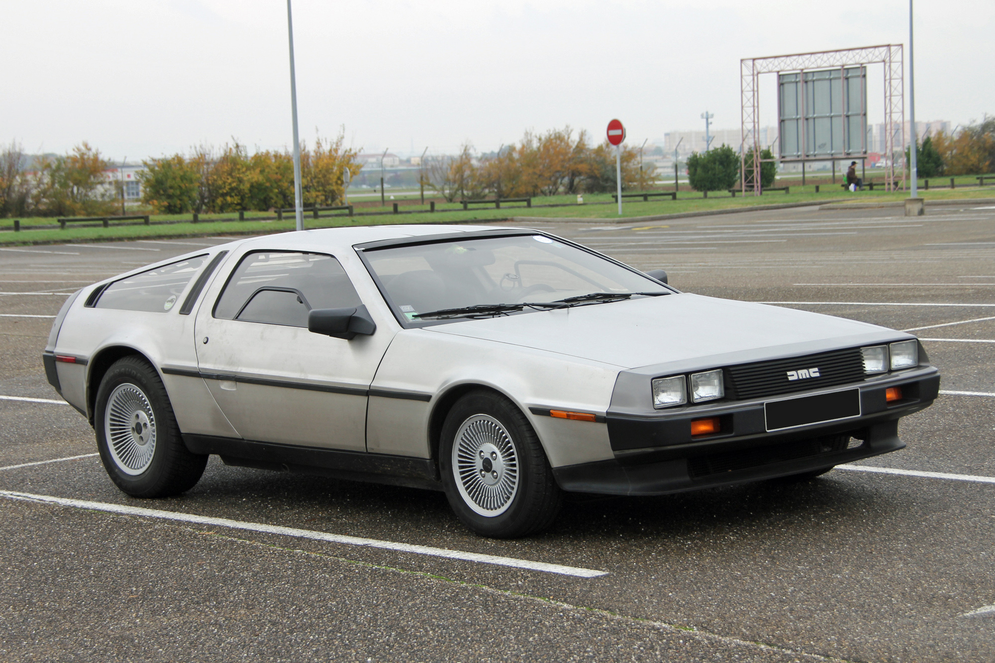 Delorean DMC 12