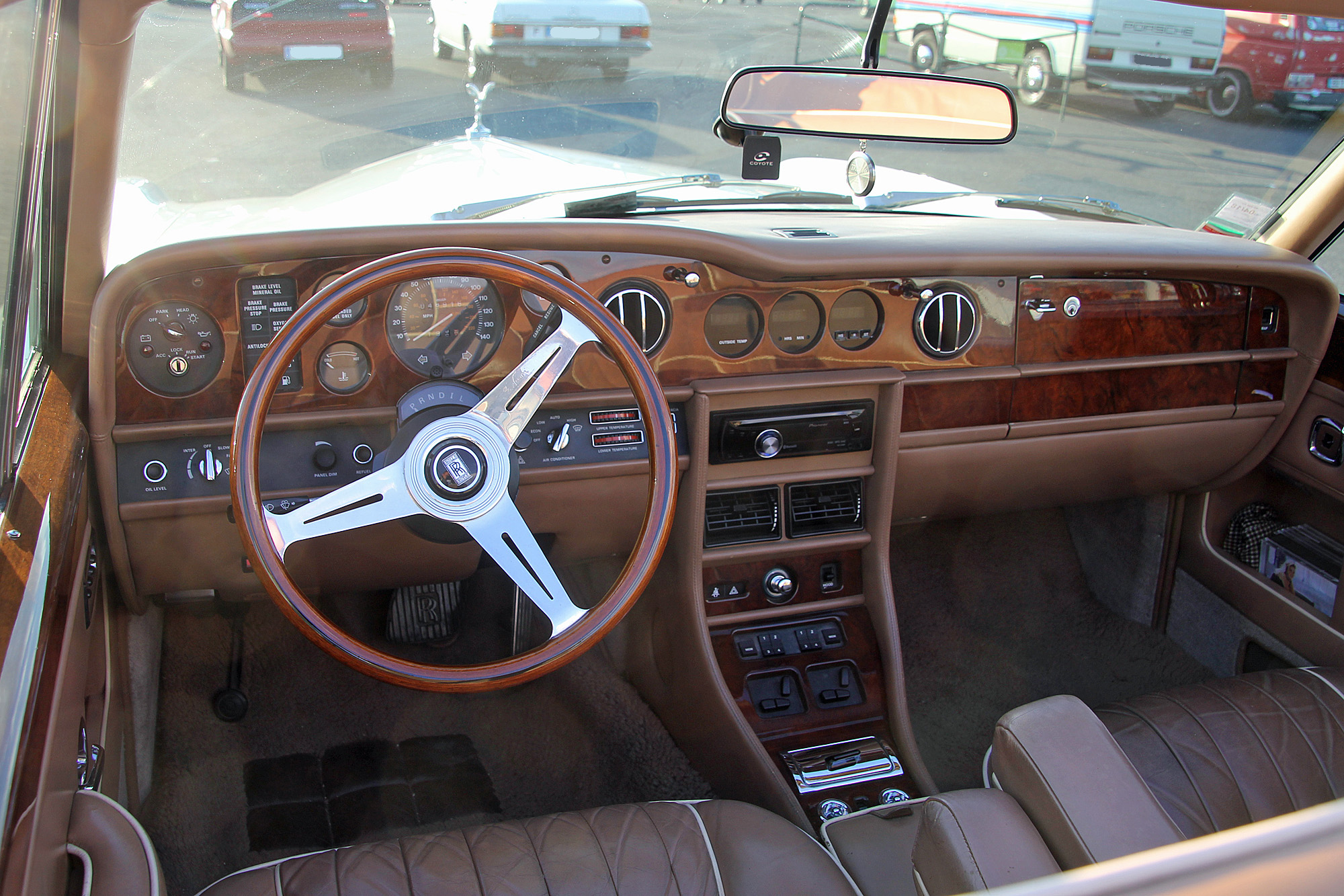 Rolls Royce  Corniche