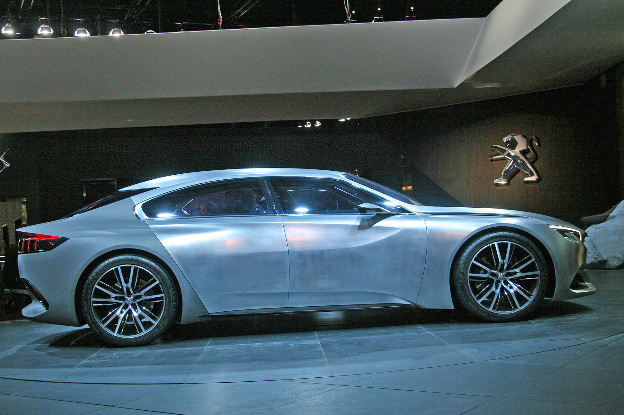 Peugeot Concept Exalt