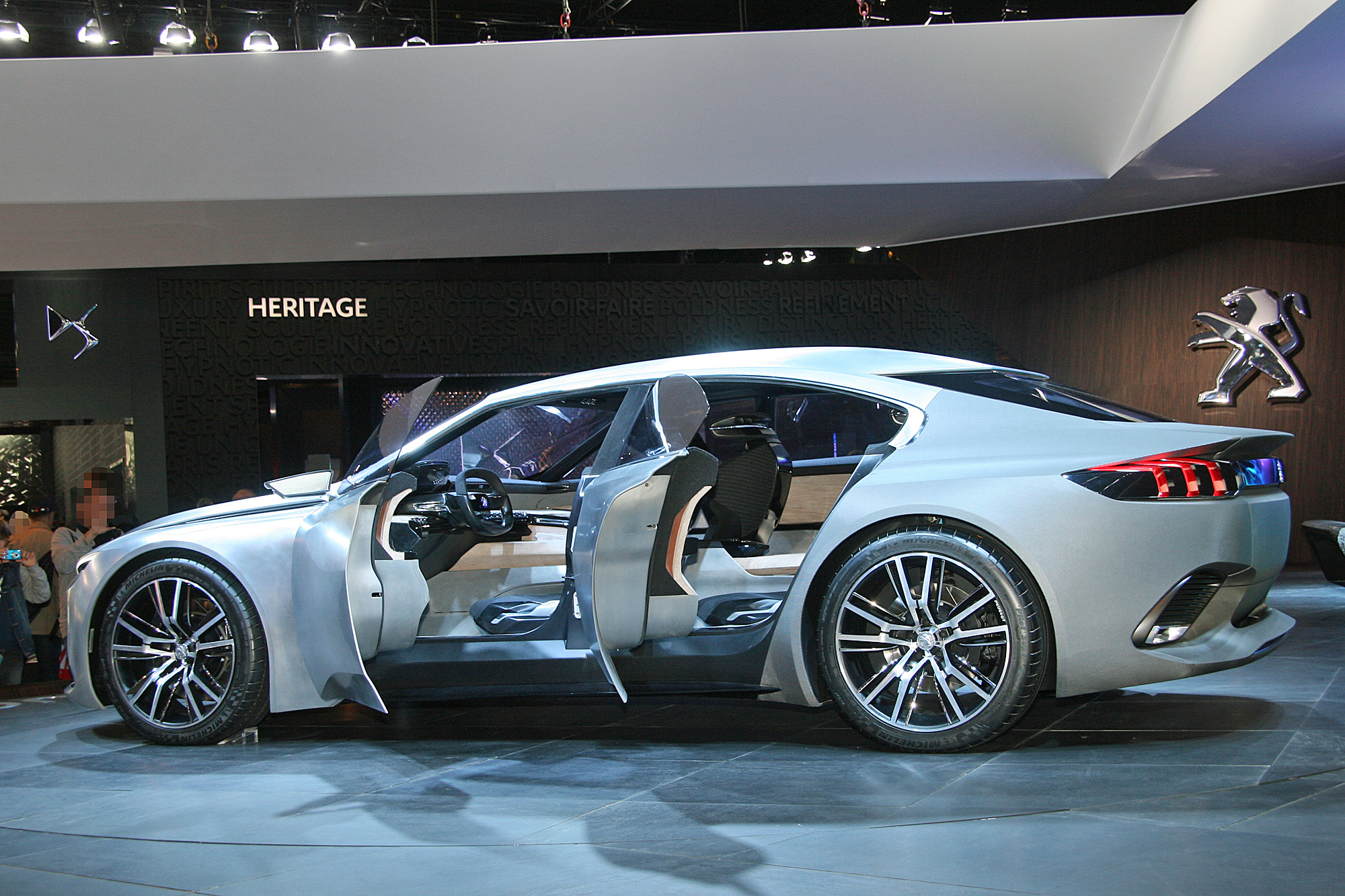Peugeot Concept Exalt