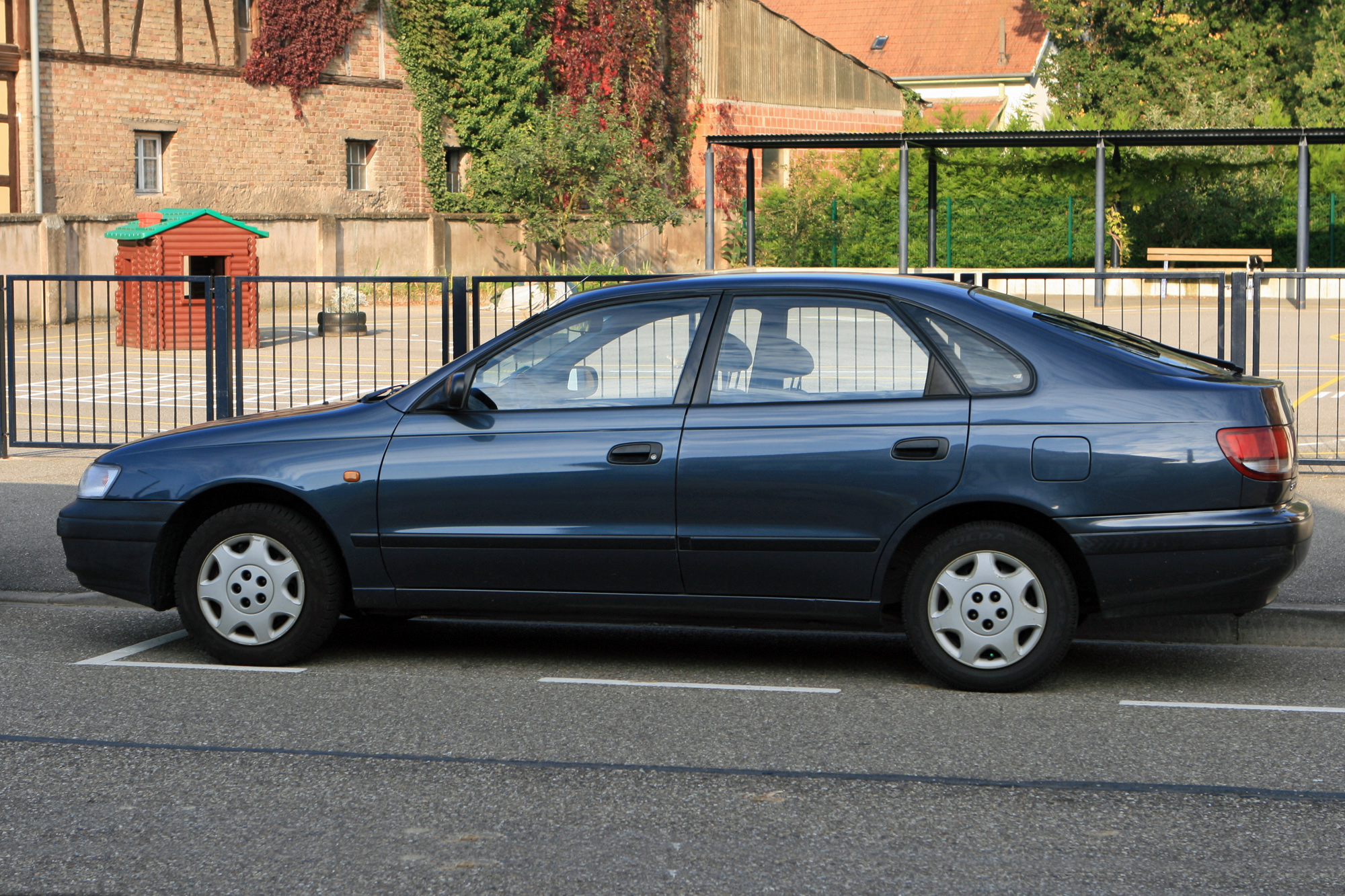 Toyota Carina E