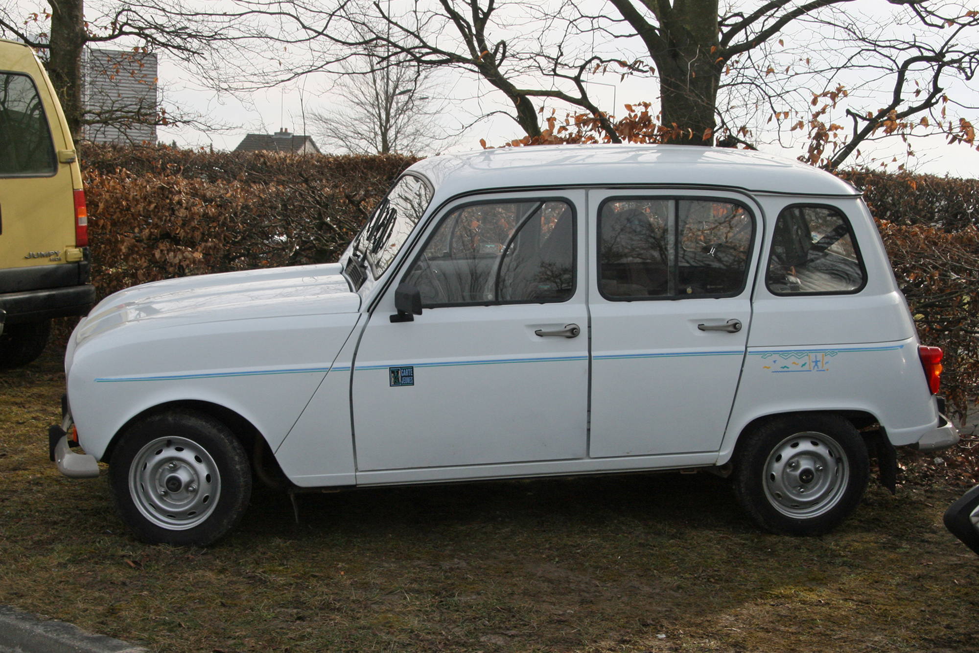 Renault 4 carte jeune