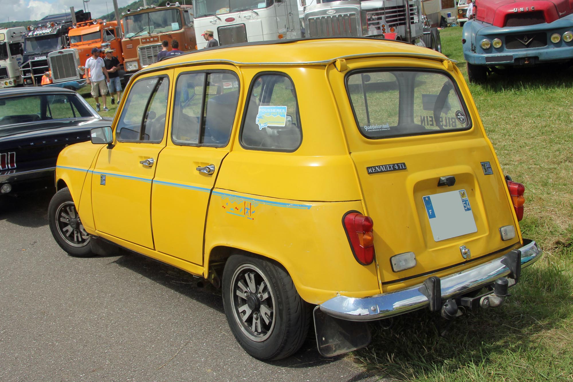 Renault 4 carte jeune