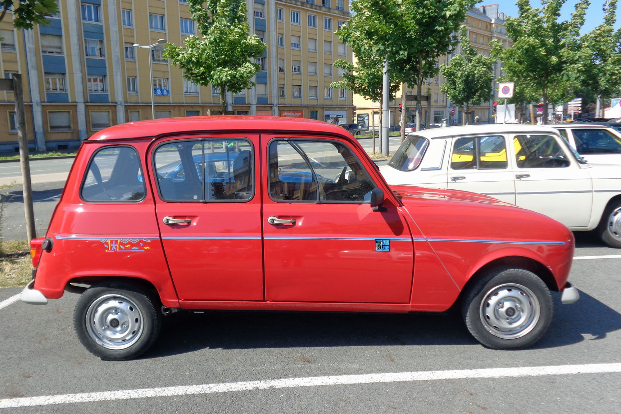 Renault 4 carte jeune