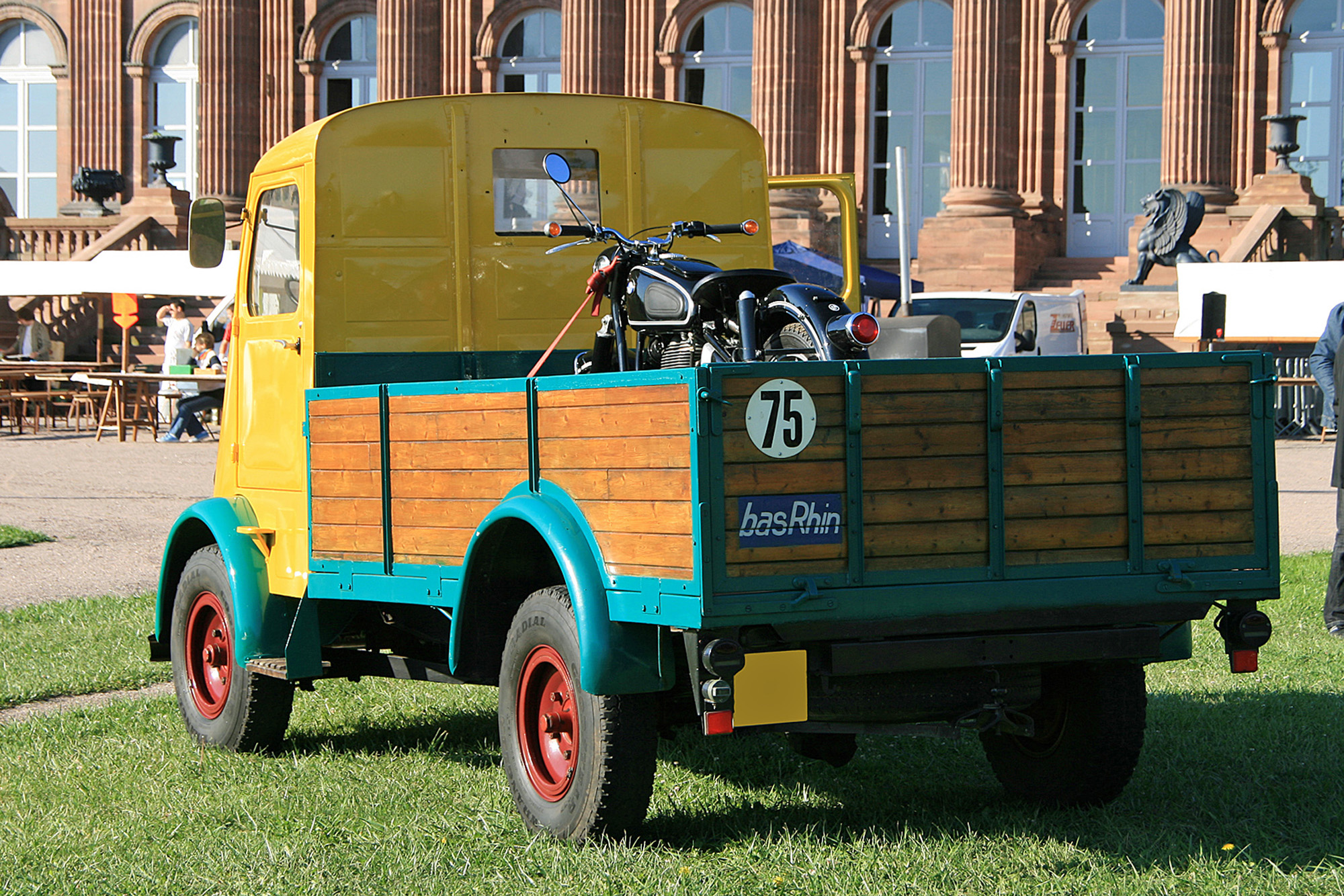 Peugeot Q3