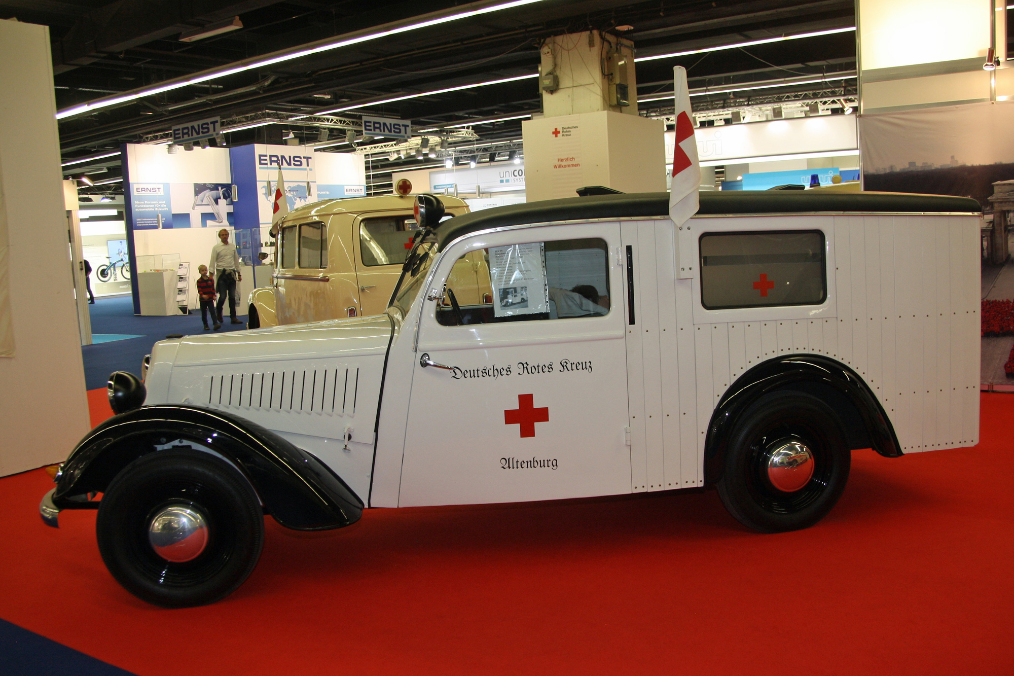 Ifa F8 ambulance