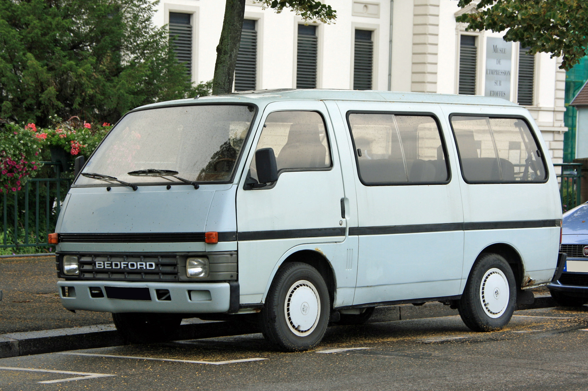 Bedford Midi