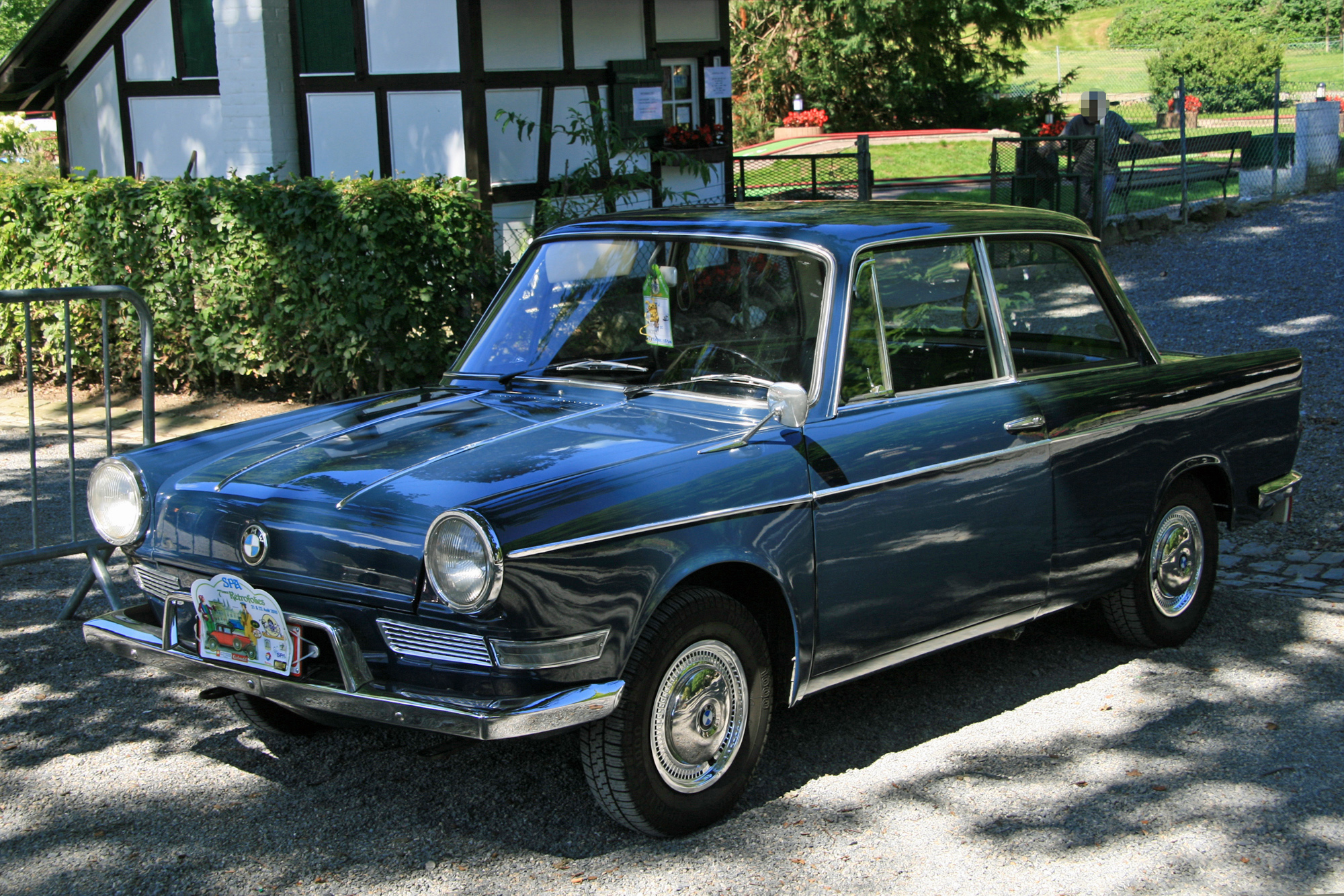 BMW 700