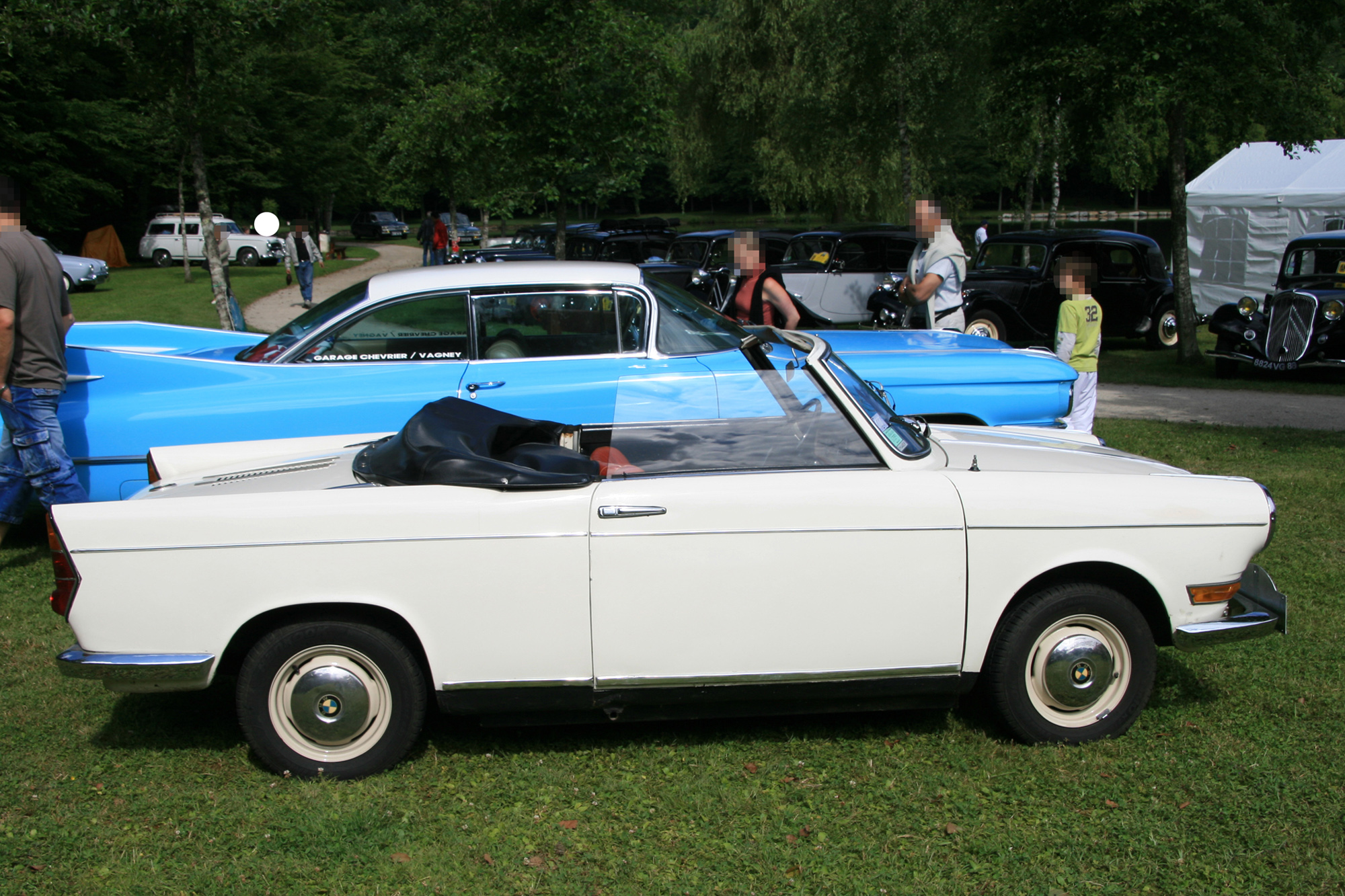 BMW 700