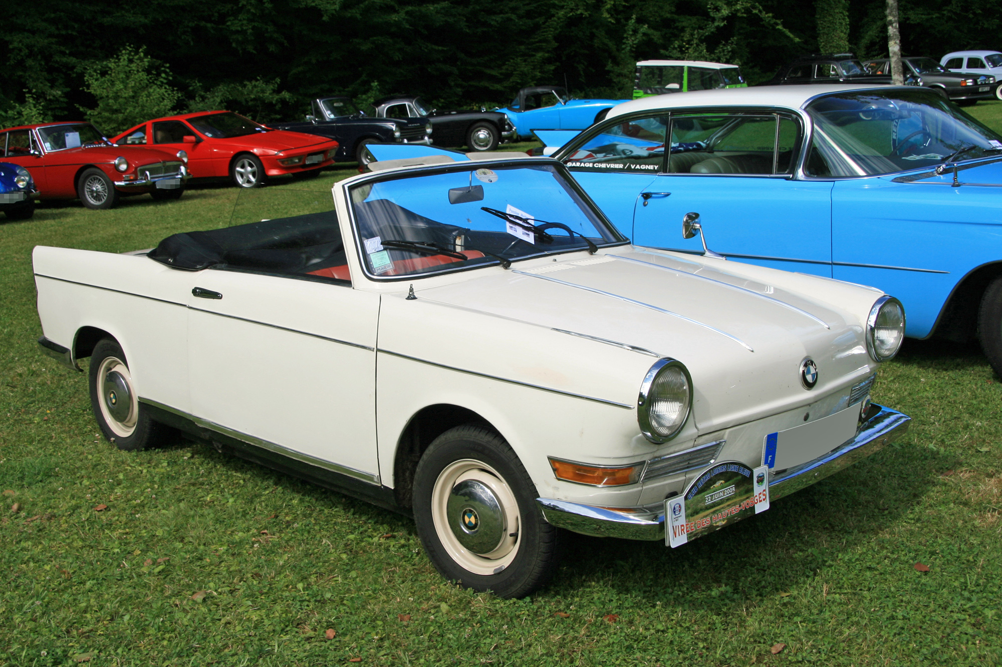 BMW 700