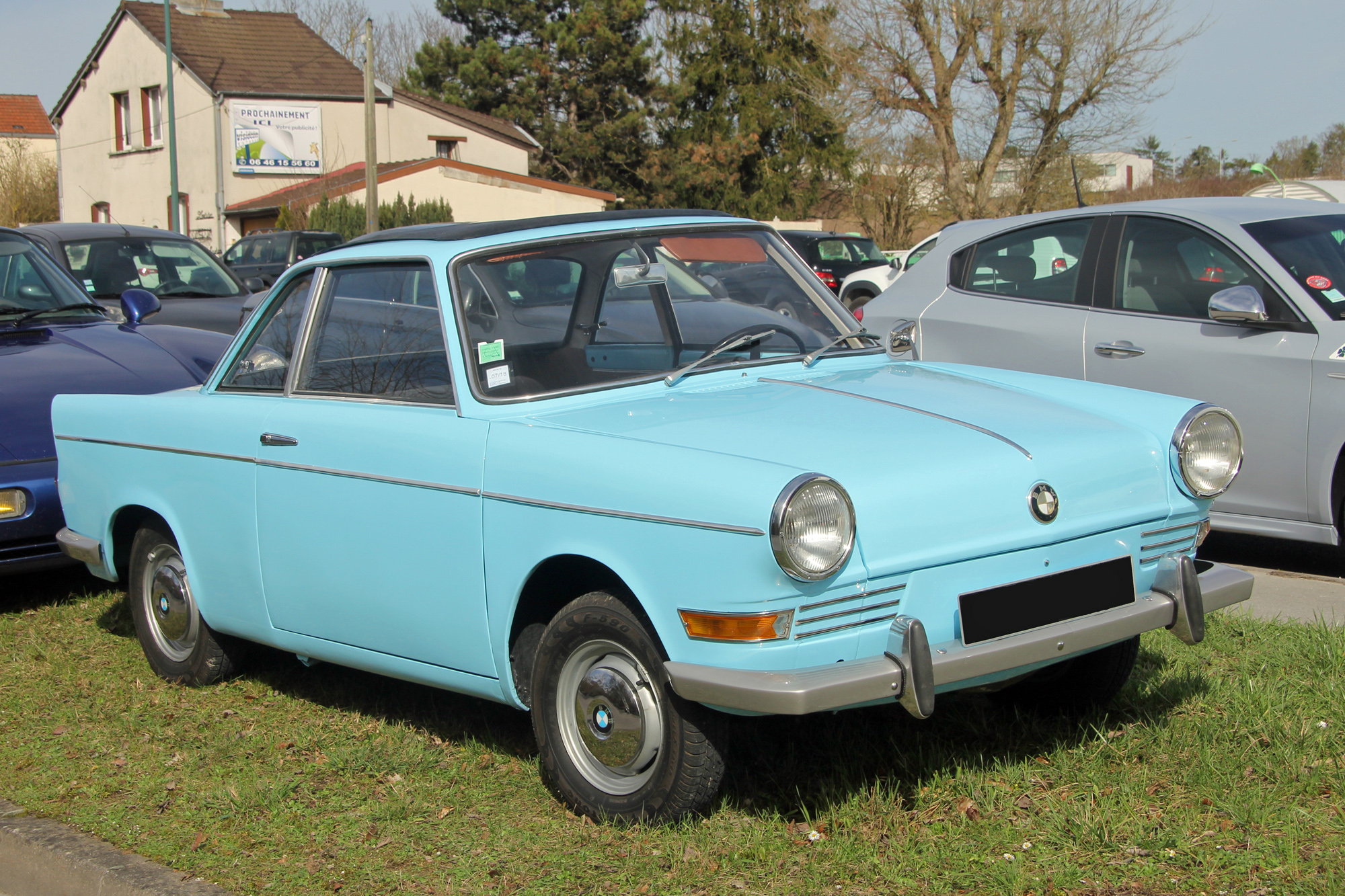 BMW 700