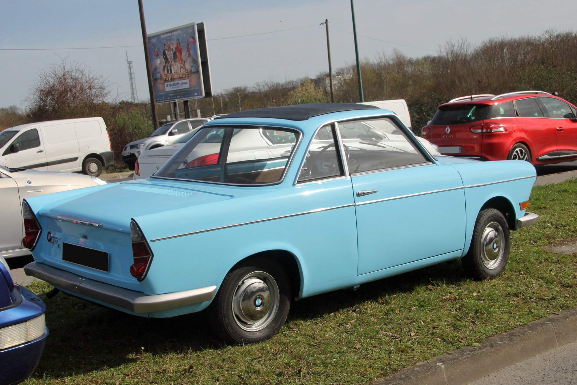 BMW 700