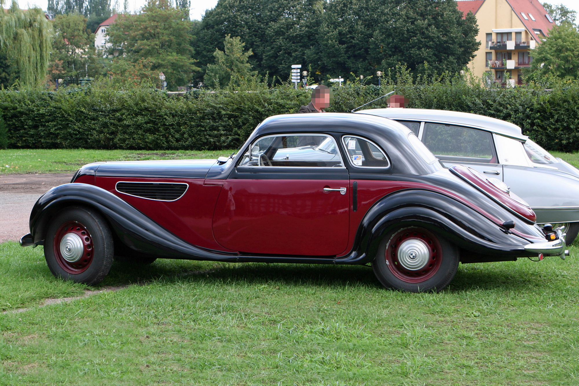 BMW 327