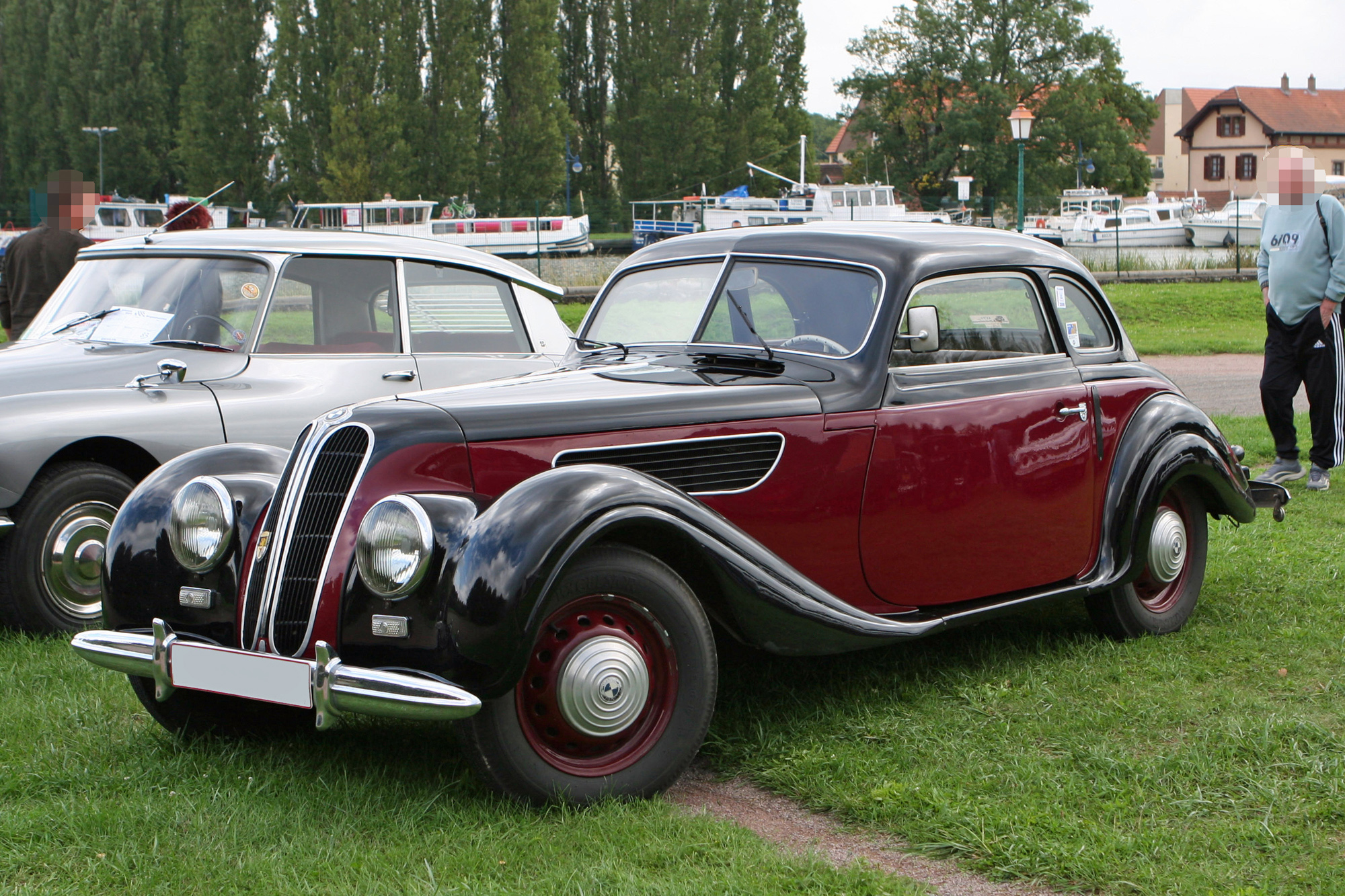 BMW 327