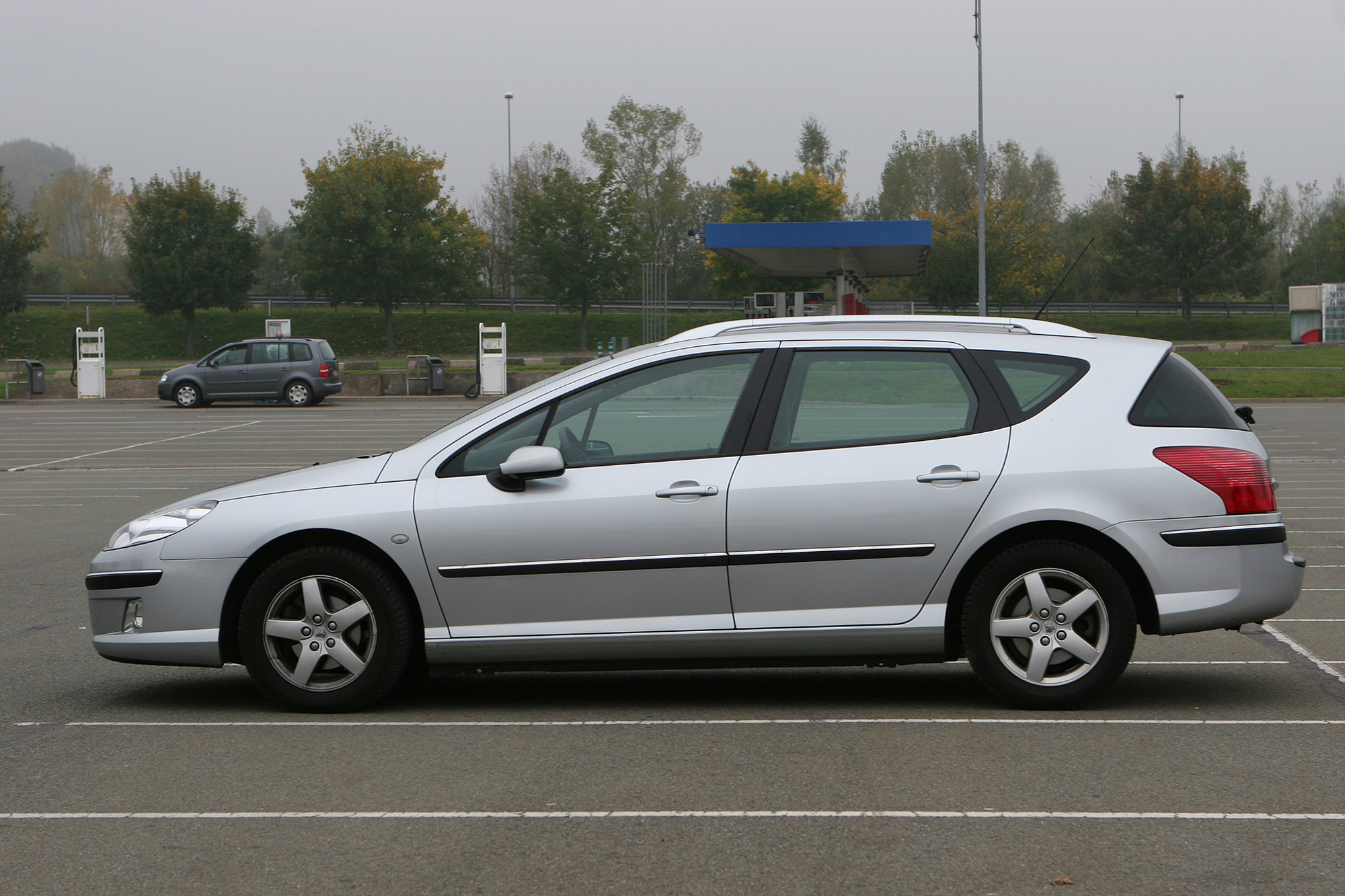 Description du véhicule Peugeot 407 - Encyclopédie automobile ...