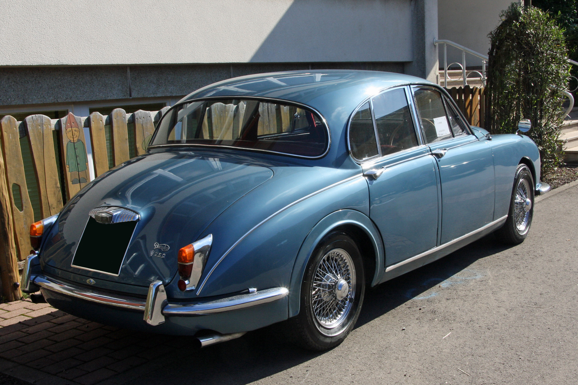 Daimler 250 V8