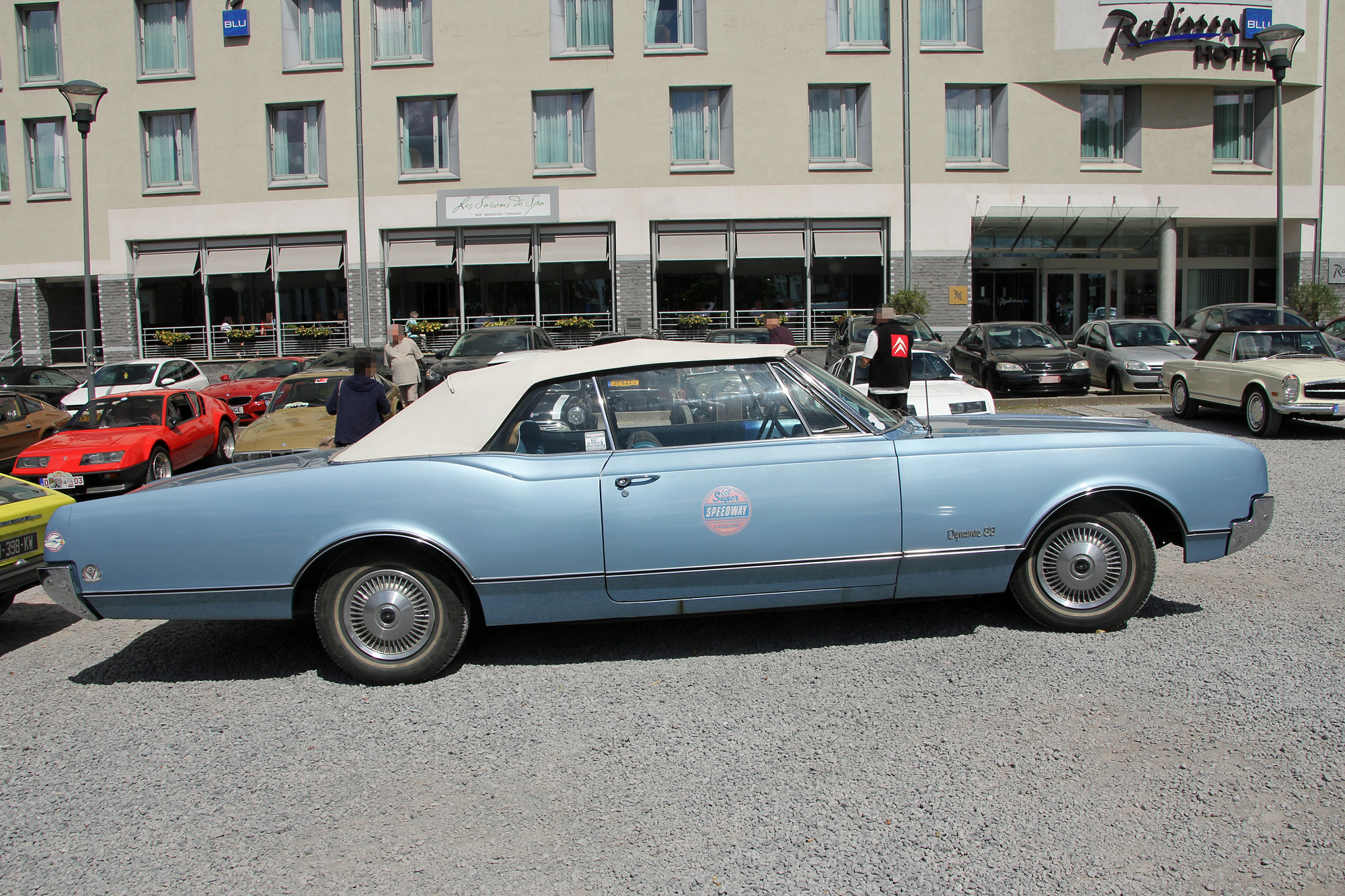 Oldsmobile 88 6