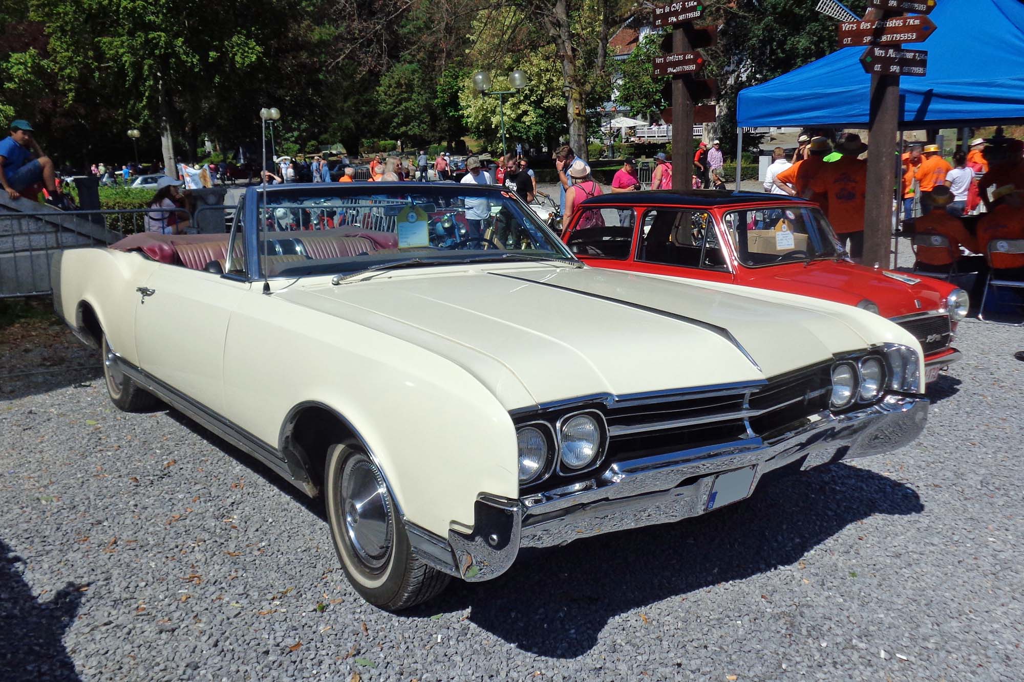 Oldsmobile 88 6