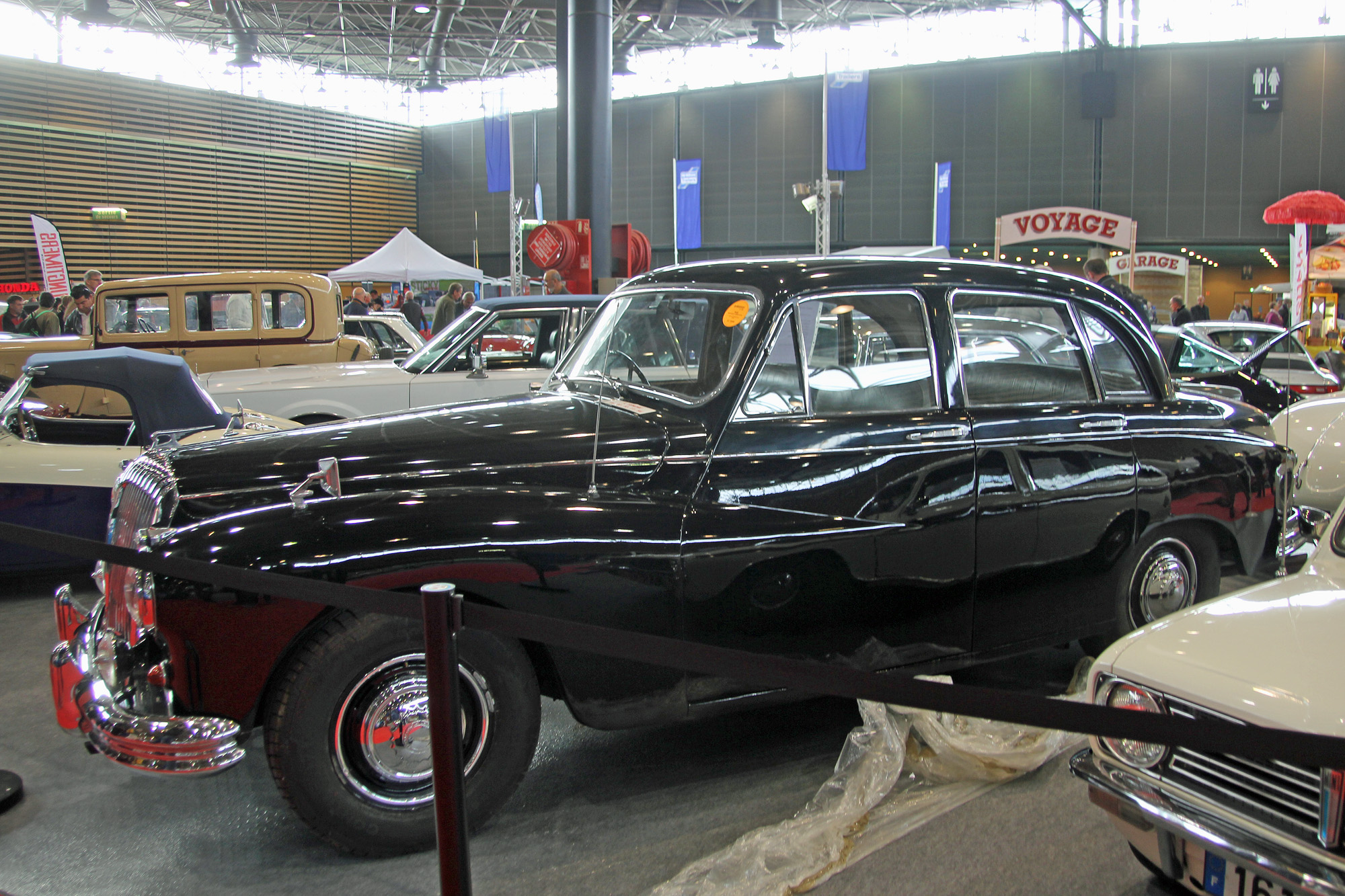Daimler Majestic major
