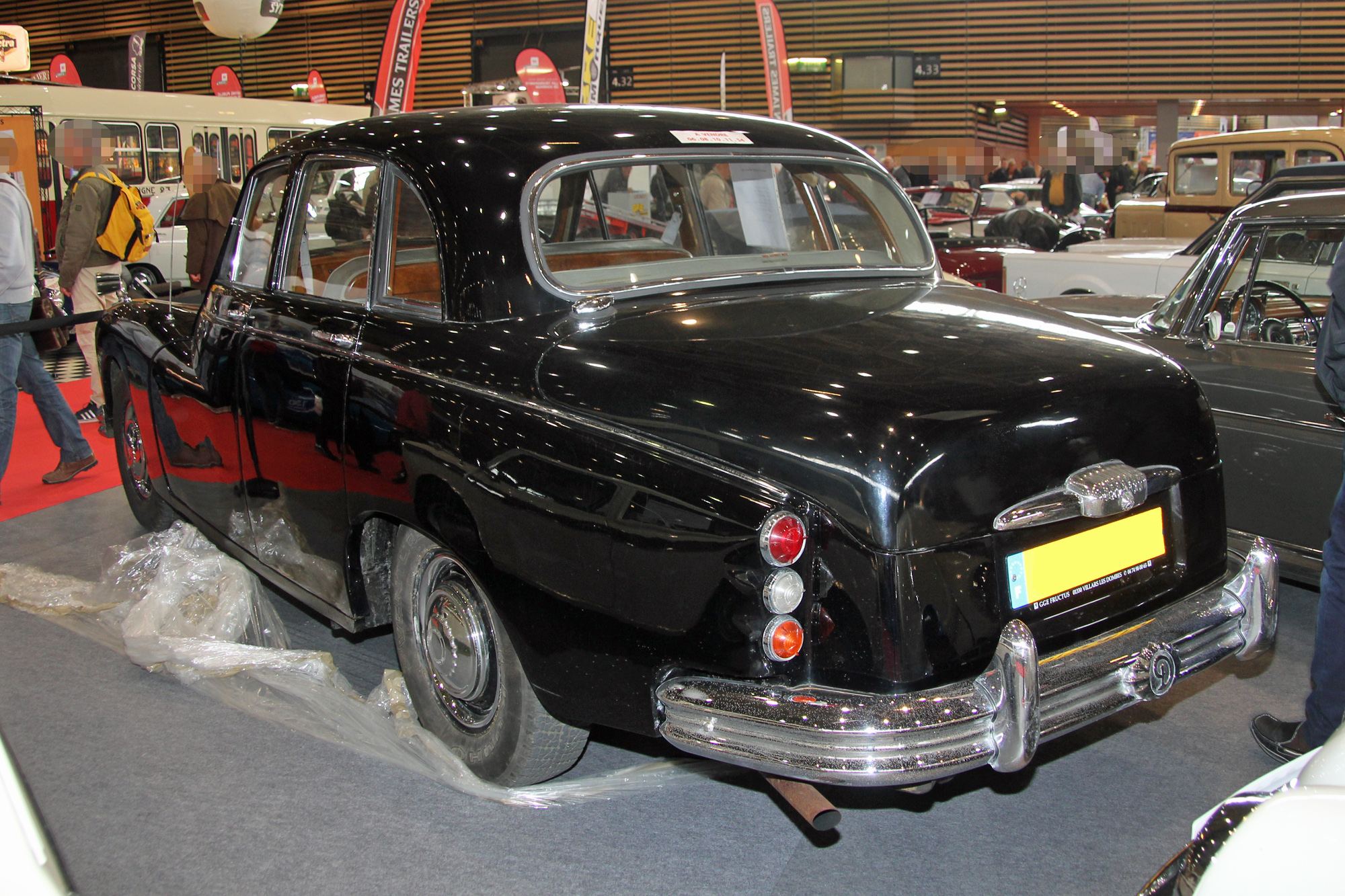 Daimler Majestic major