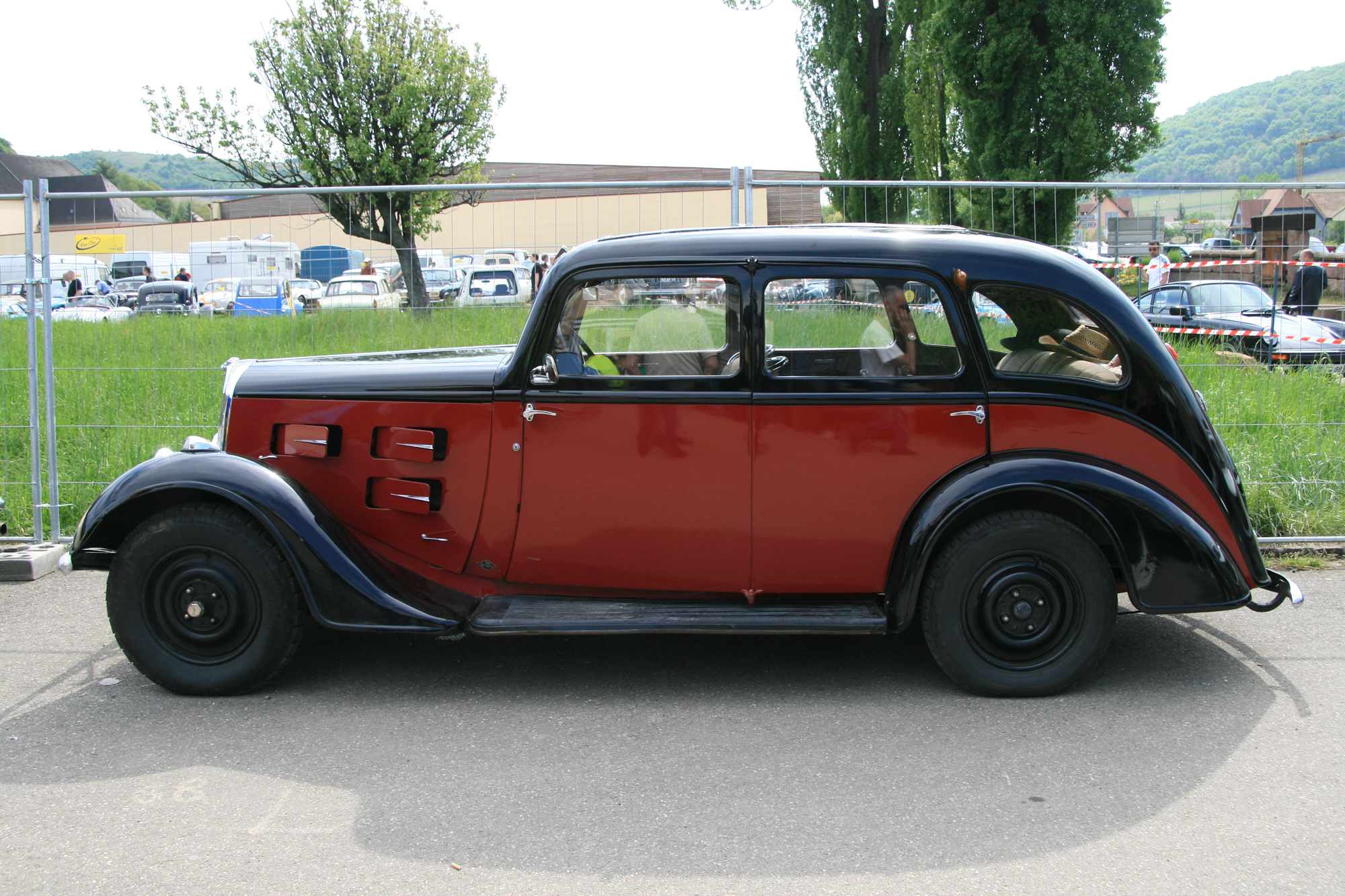 Peugeot 401