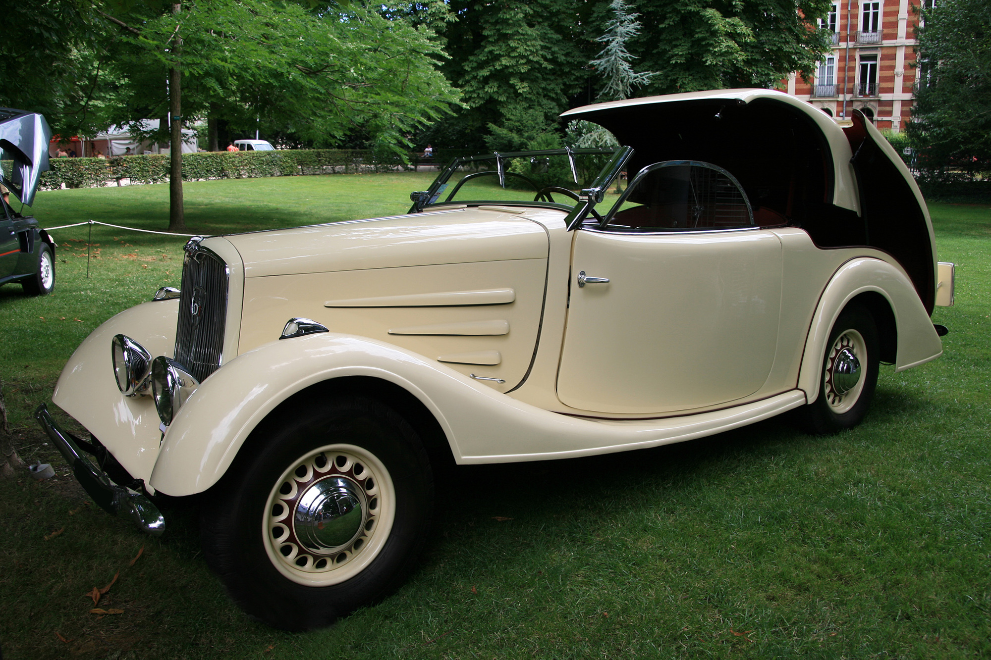 Peugeot 401