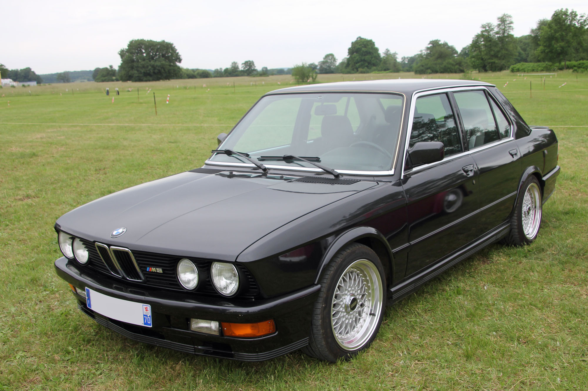 BMW M5 E28