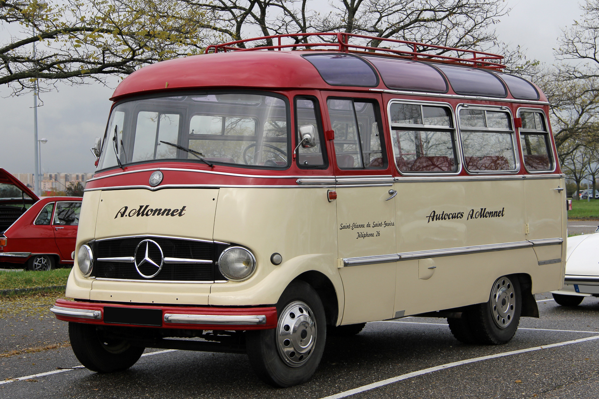 Mercedes-Benz 319