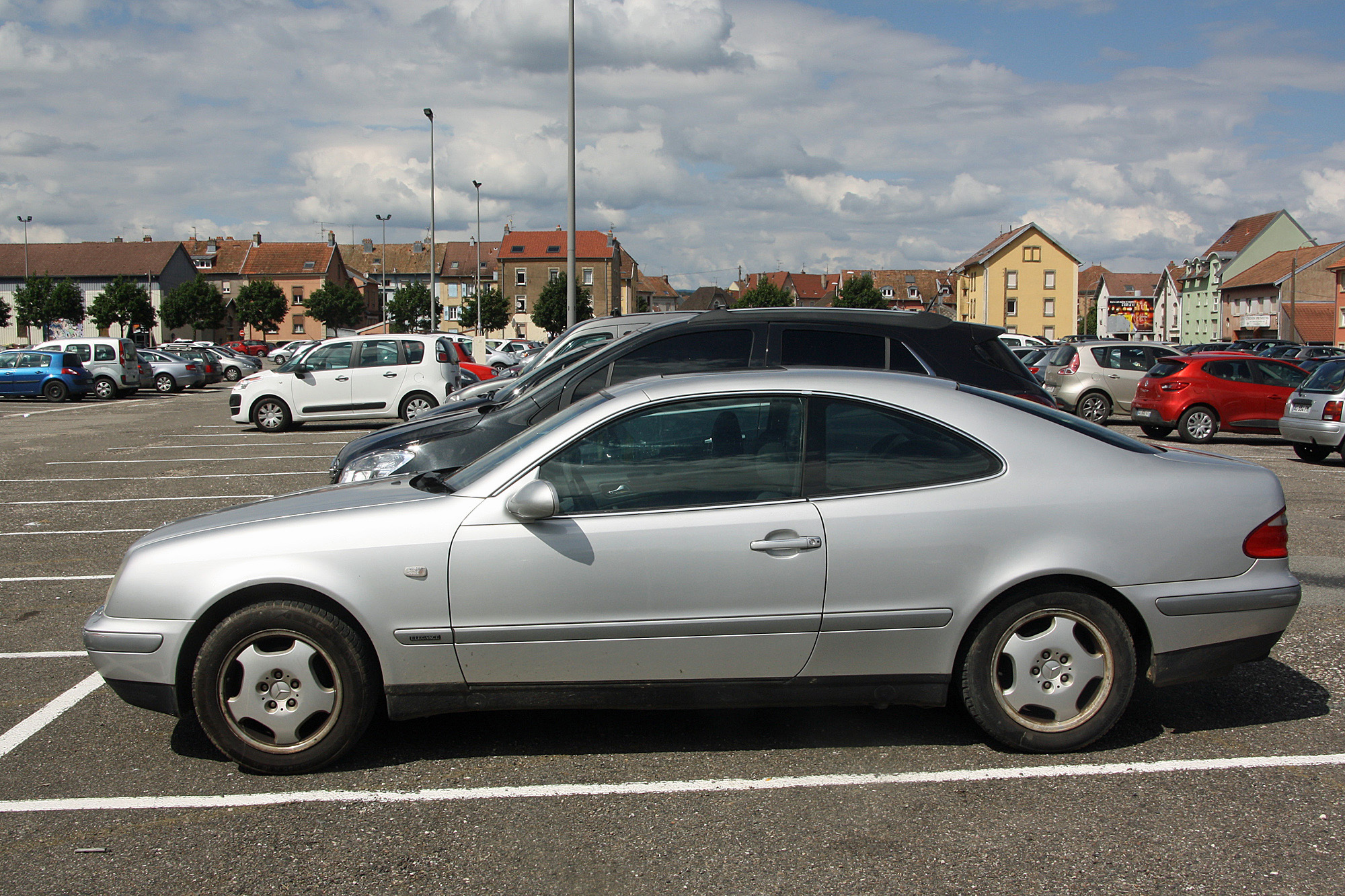 Mercedes-Benz CLK W208