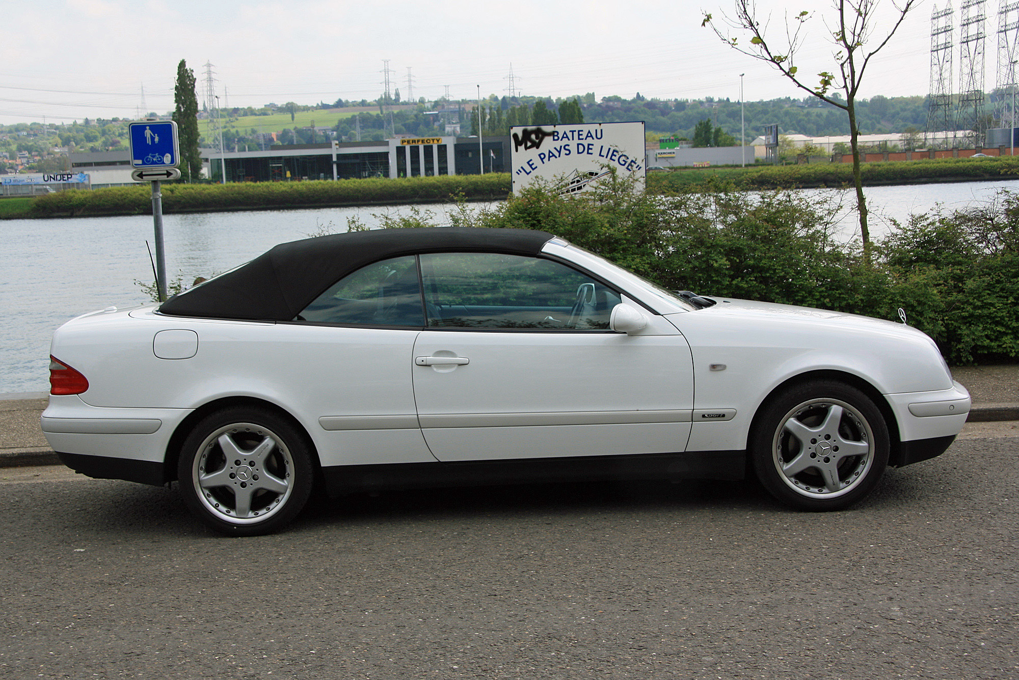 Mercedes-Benz CLK W208