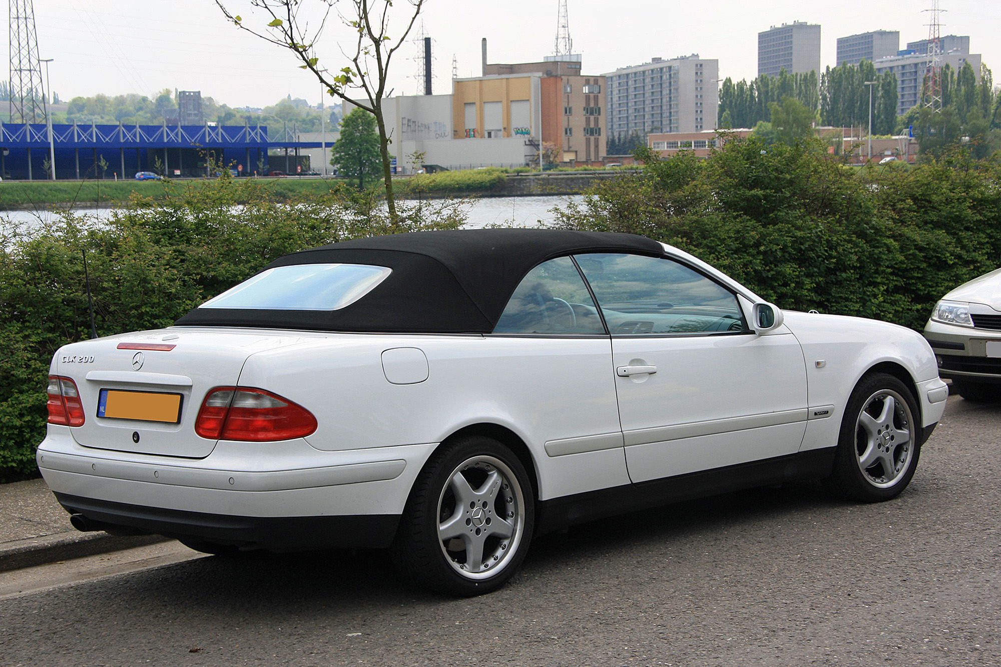 Mercedes-Benz CLK W208