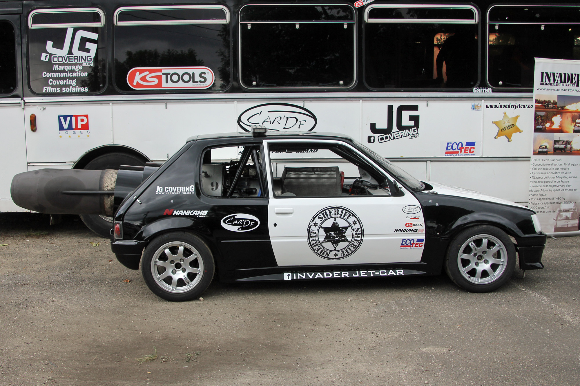 Peugeot 205 à réaction