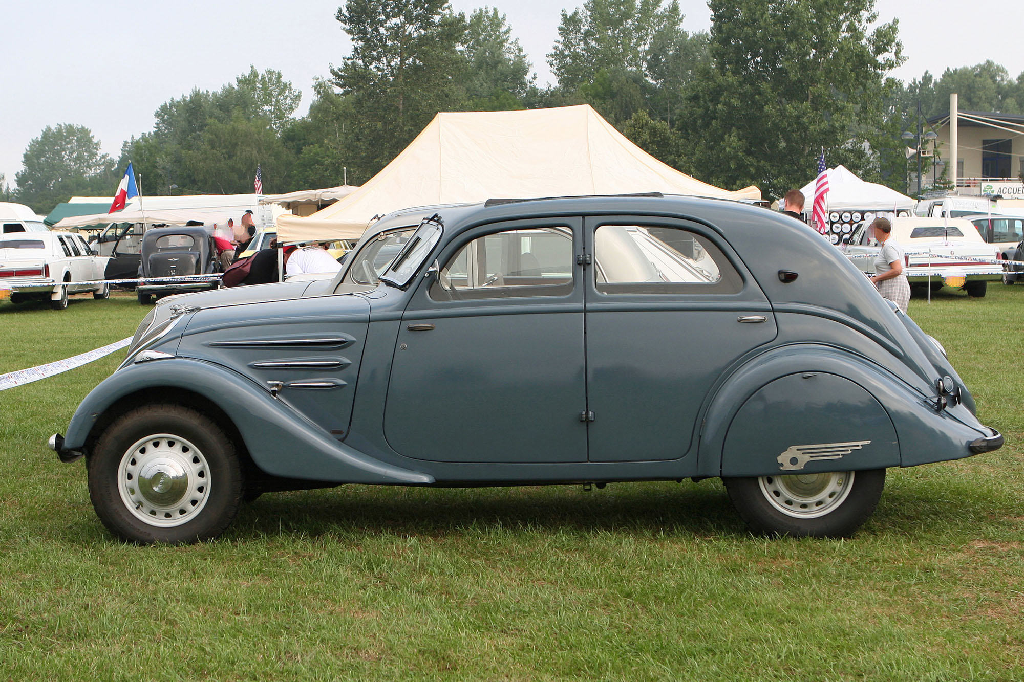 Peugeot 302