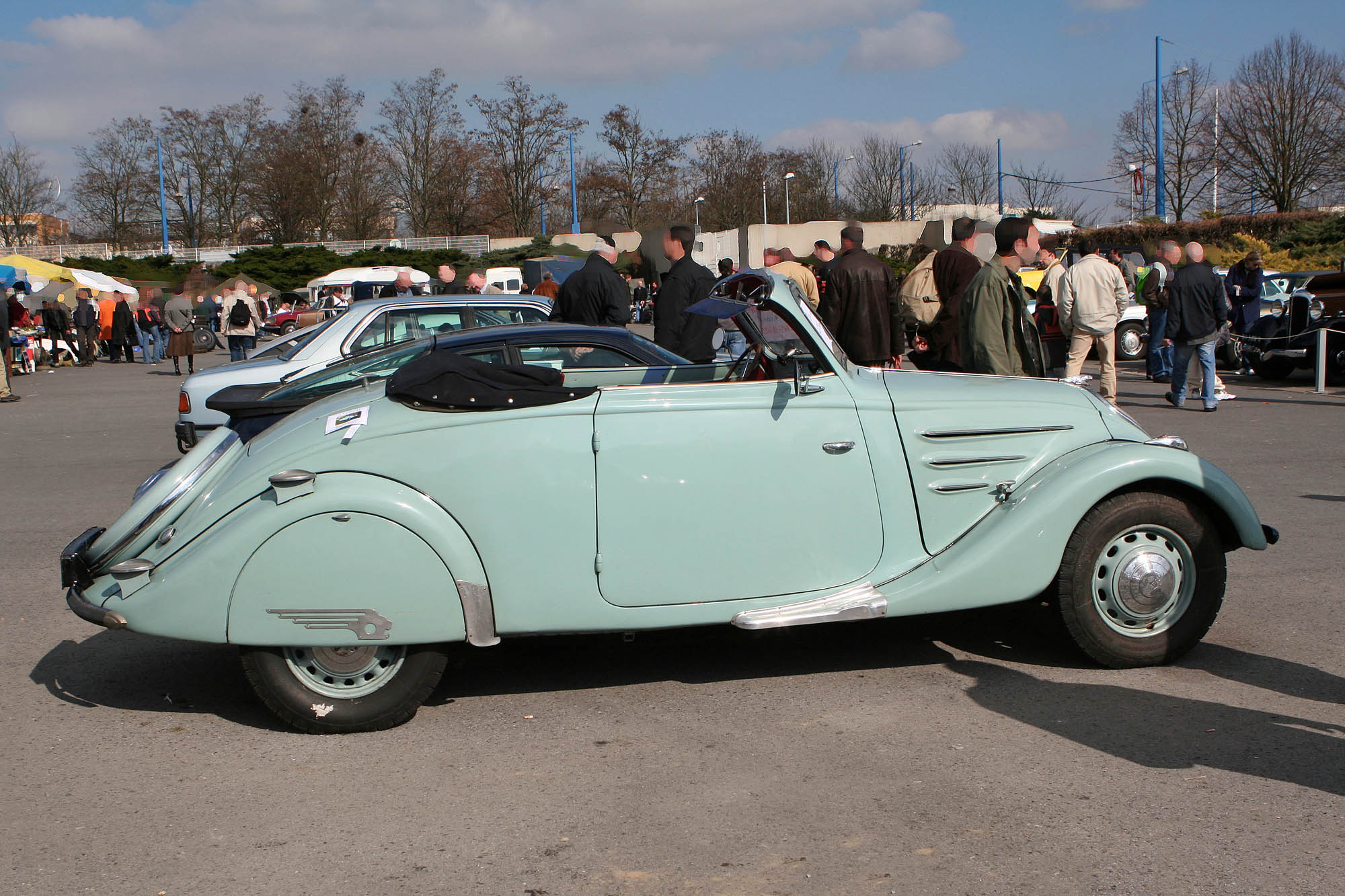 Peugeot 302