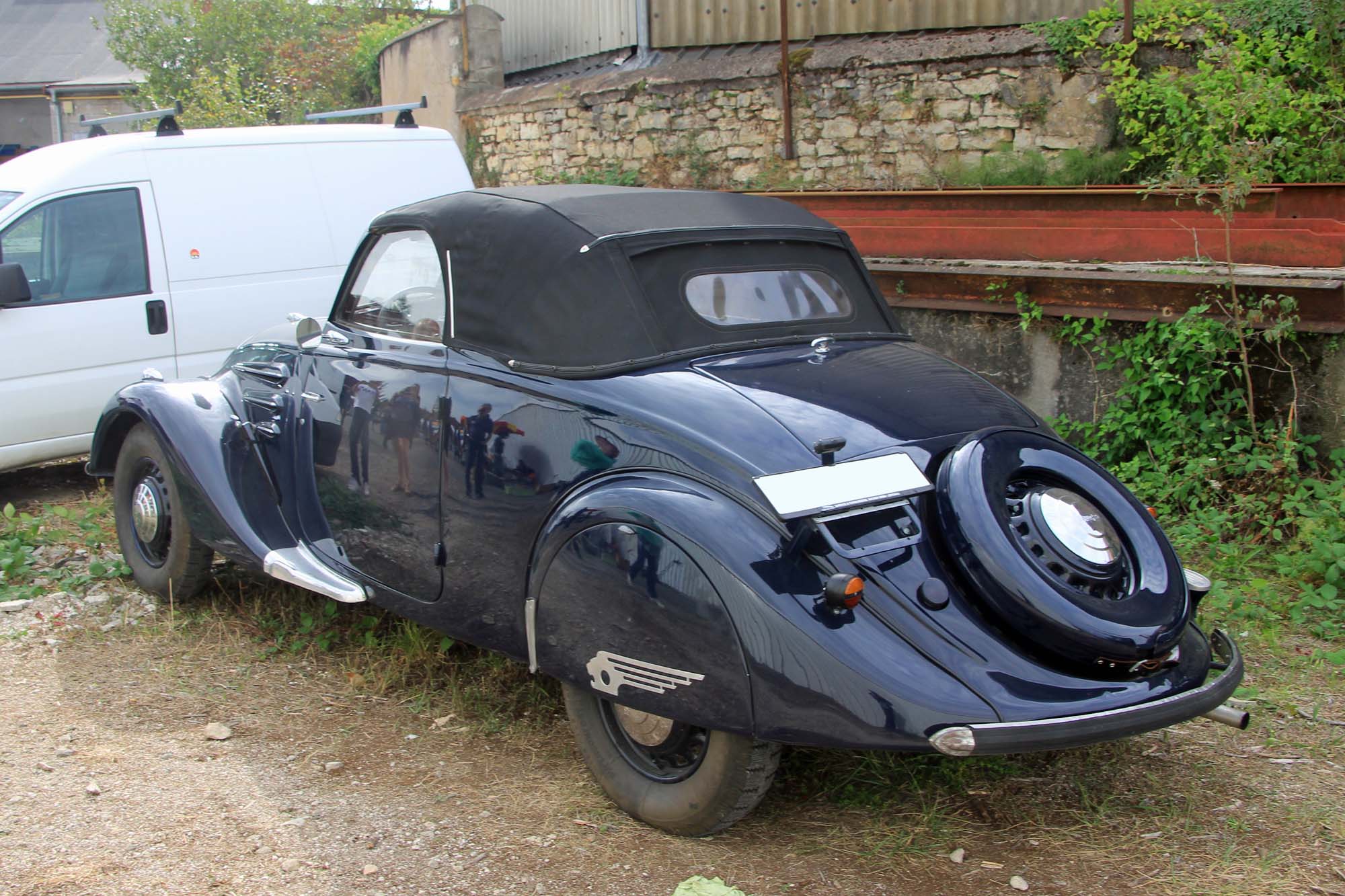 Peugeot 302