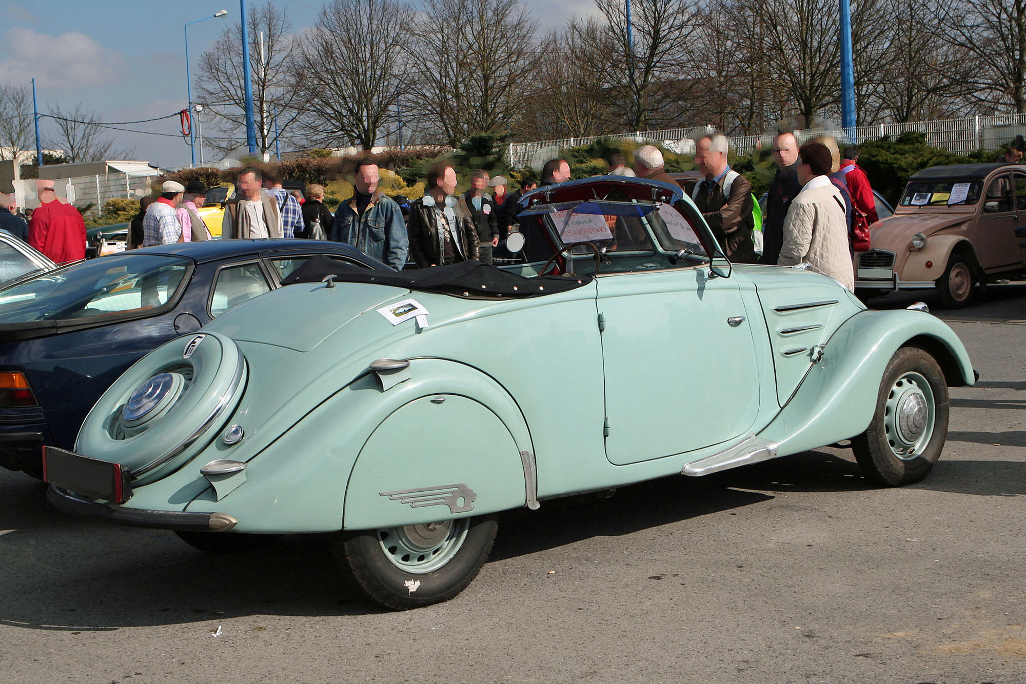 Peugeot 302