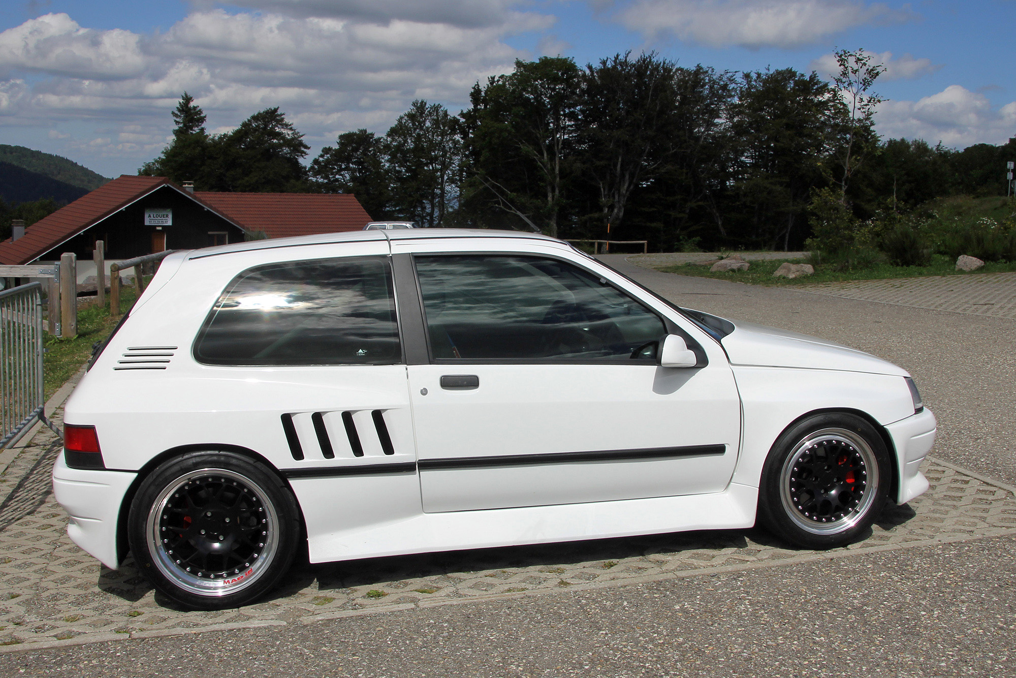 Renault Clio 1 V6 turbo