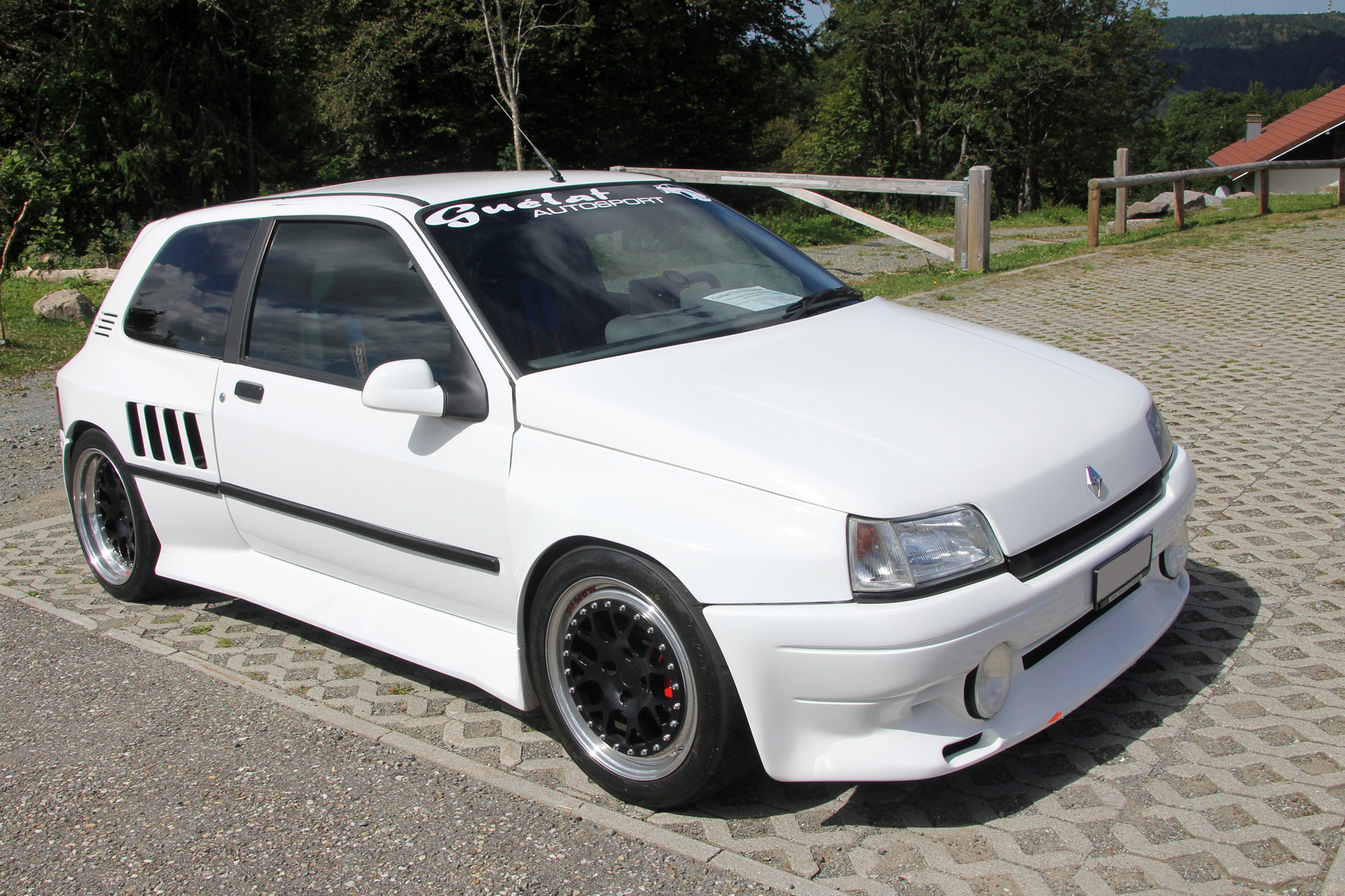 Renault Clio 1 V6 turbo