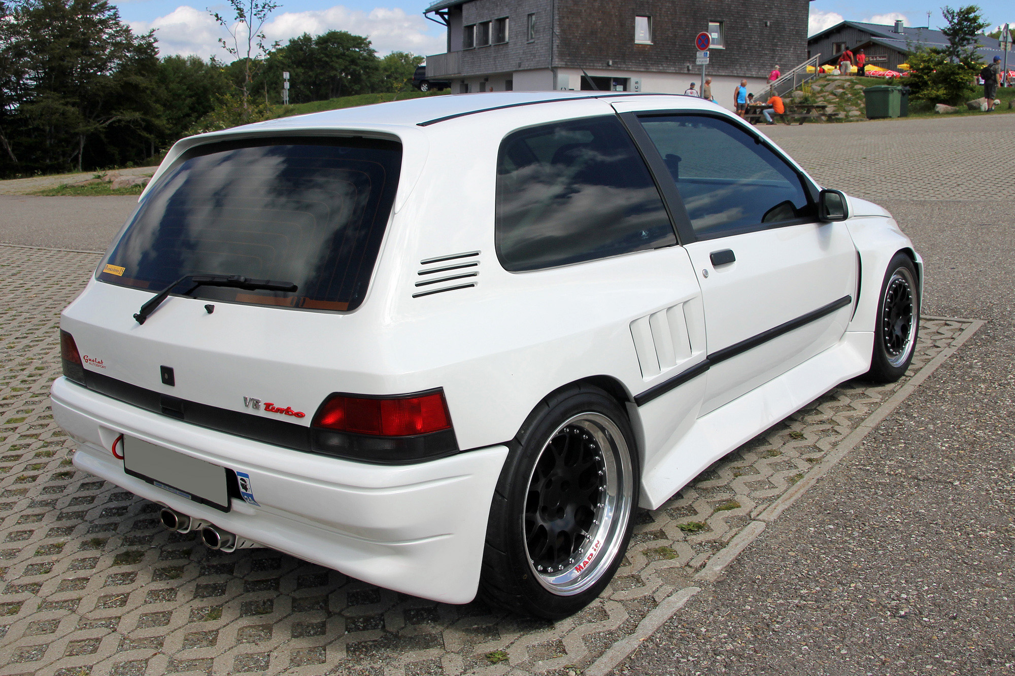 Renault Clio 1 V6 turbo