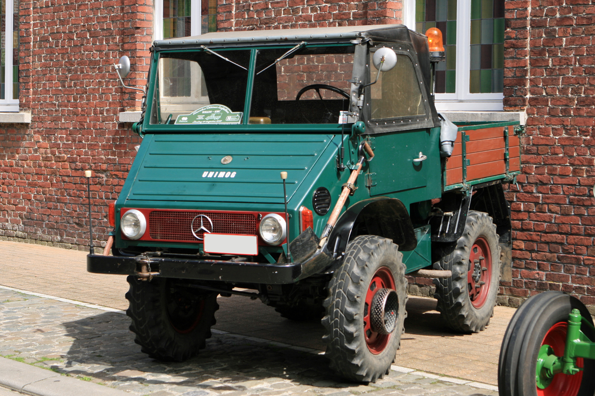 Mercedes-Benz Unimog 411