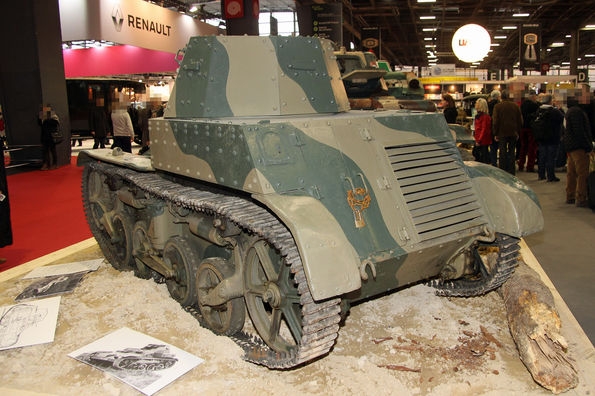 Renault "Militaire" AMR 33