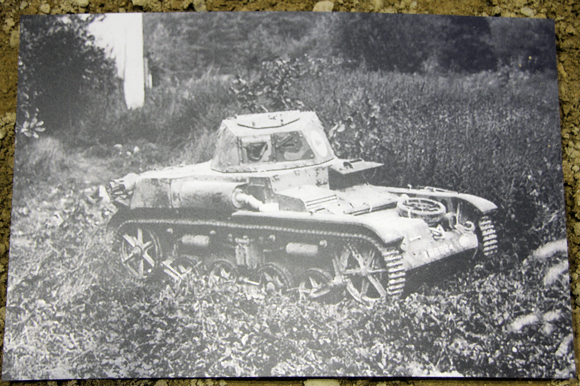 Char AMR 33, Renault AMR 33