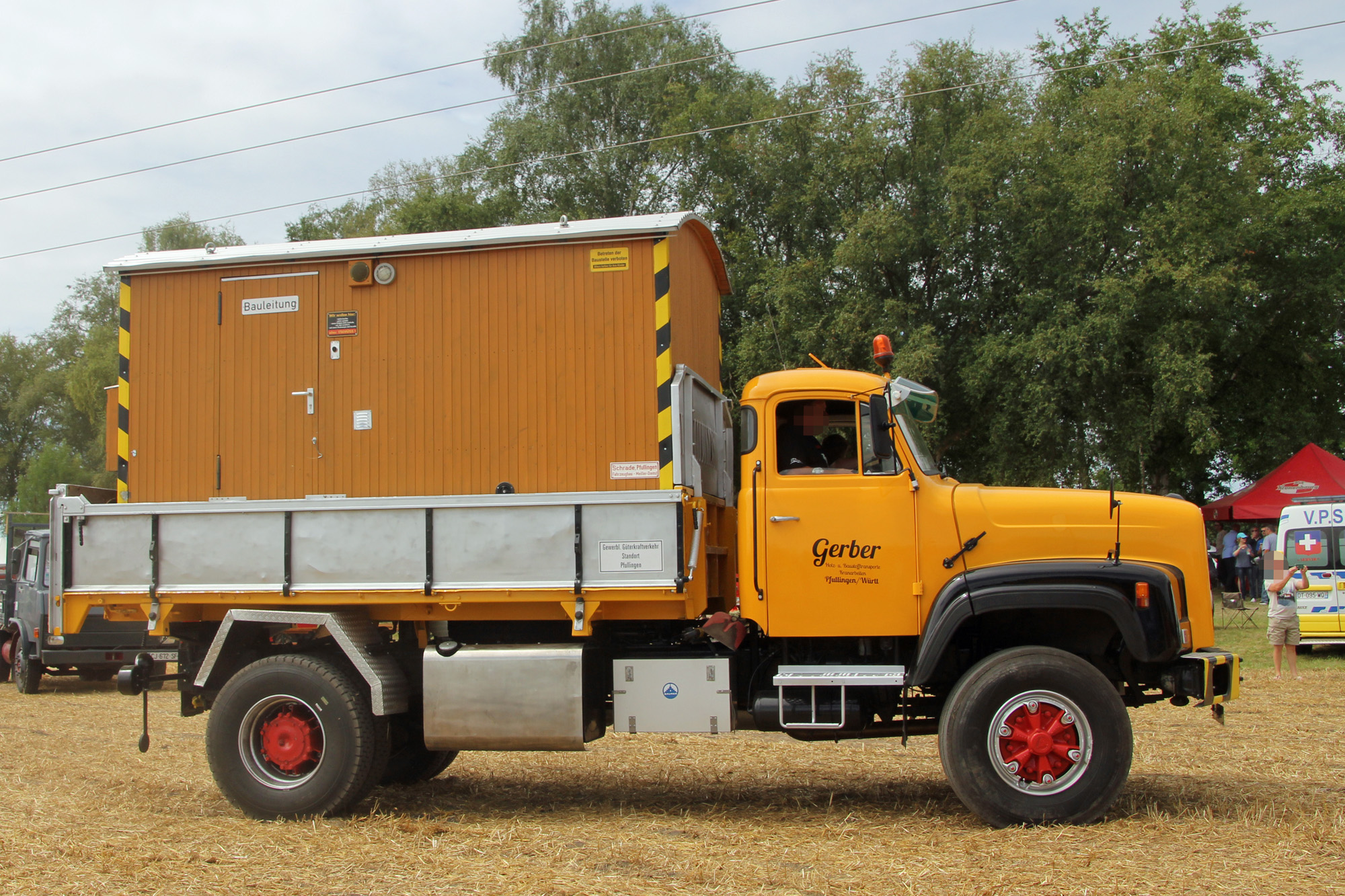 Saurer D330
