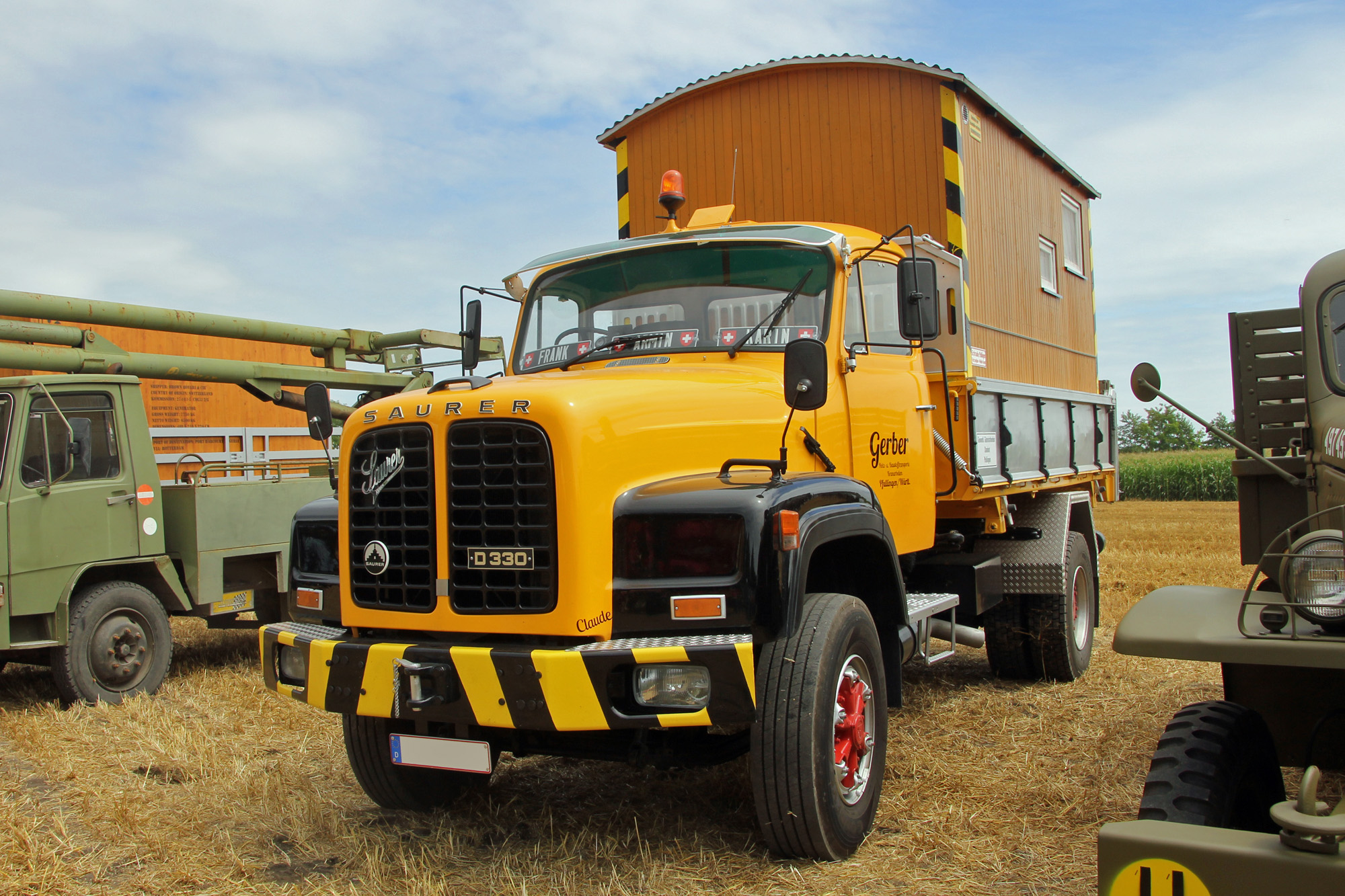 Saurer D330