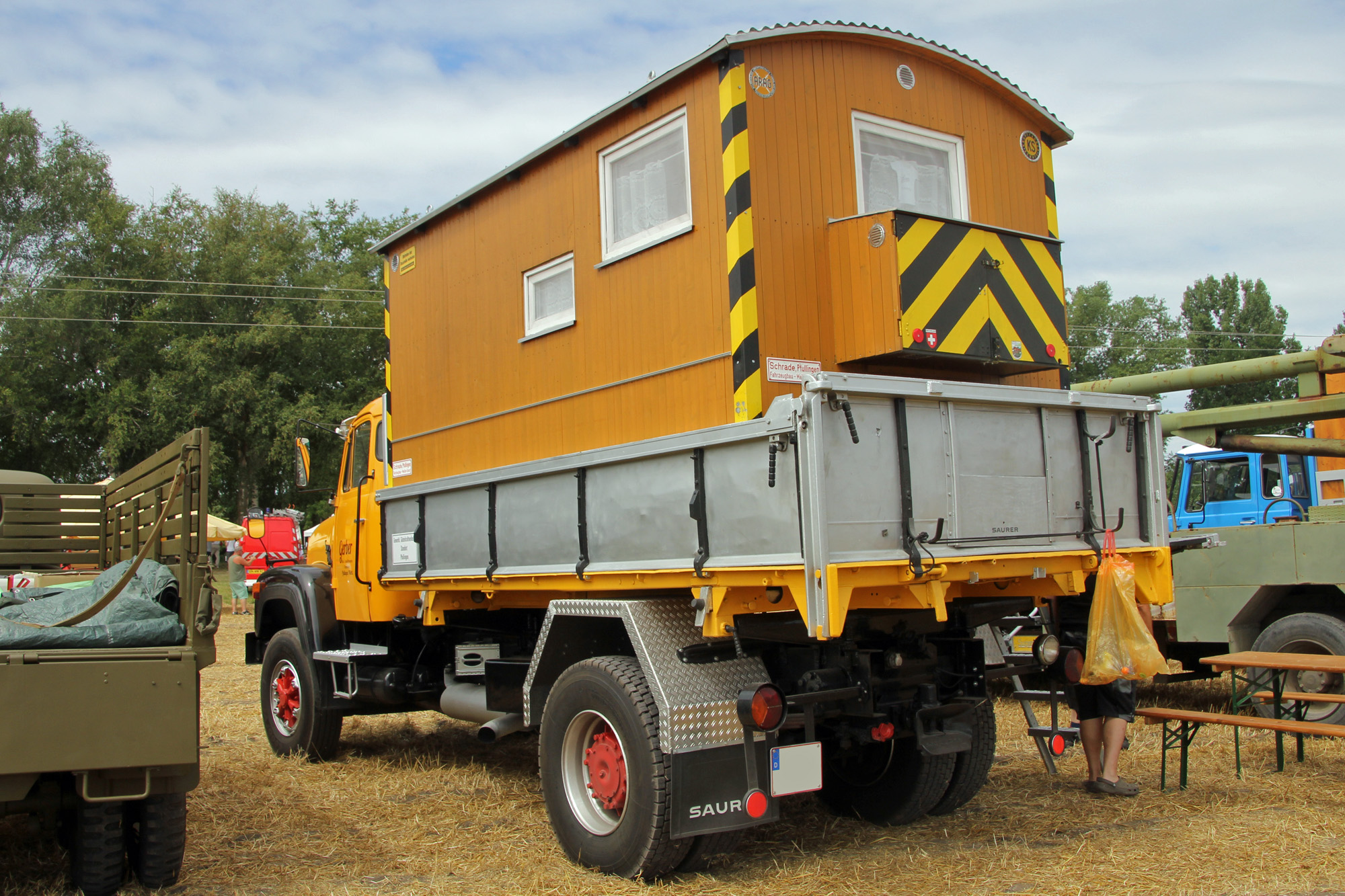 Saurer D330