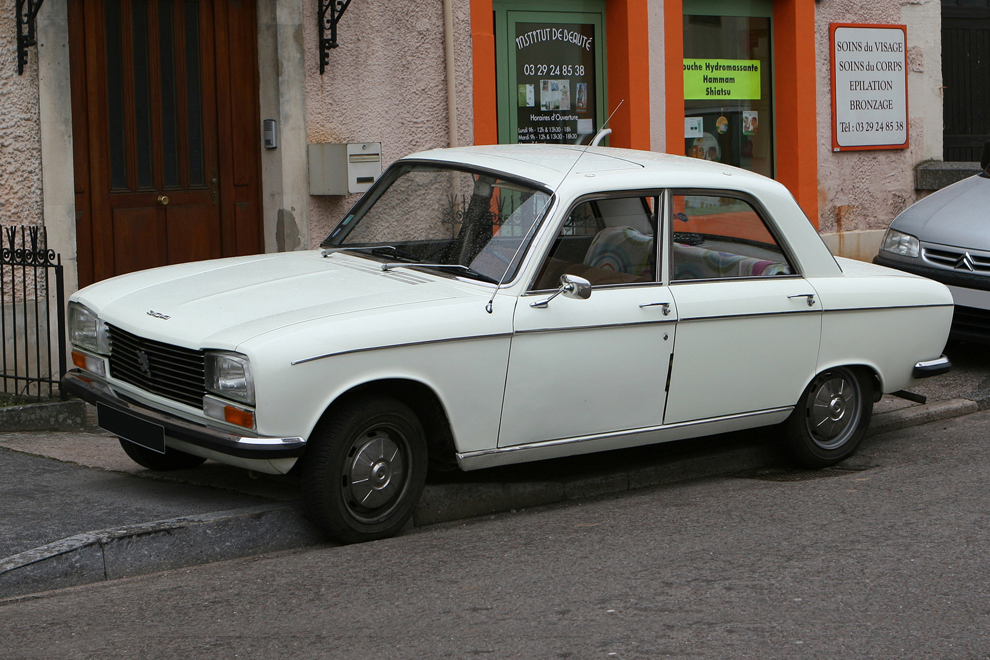 Peugeot 304