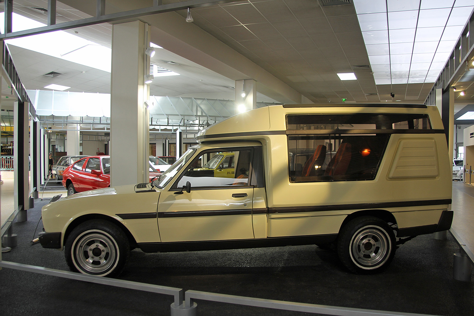 Peugeot Concept 504 pick-up loisirs