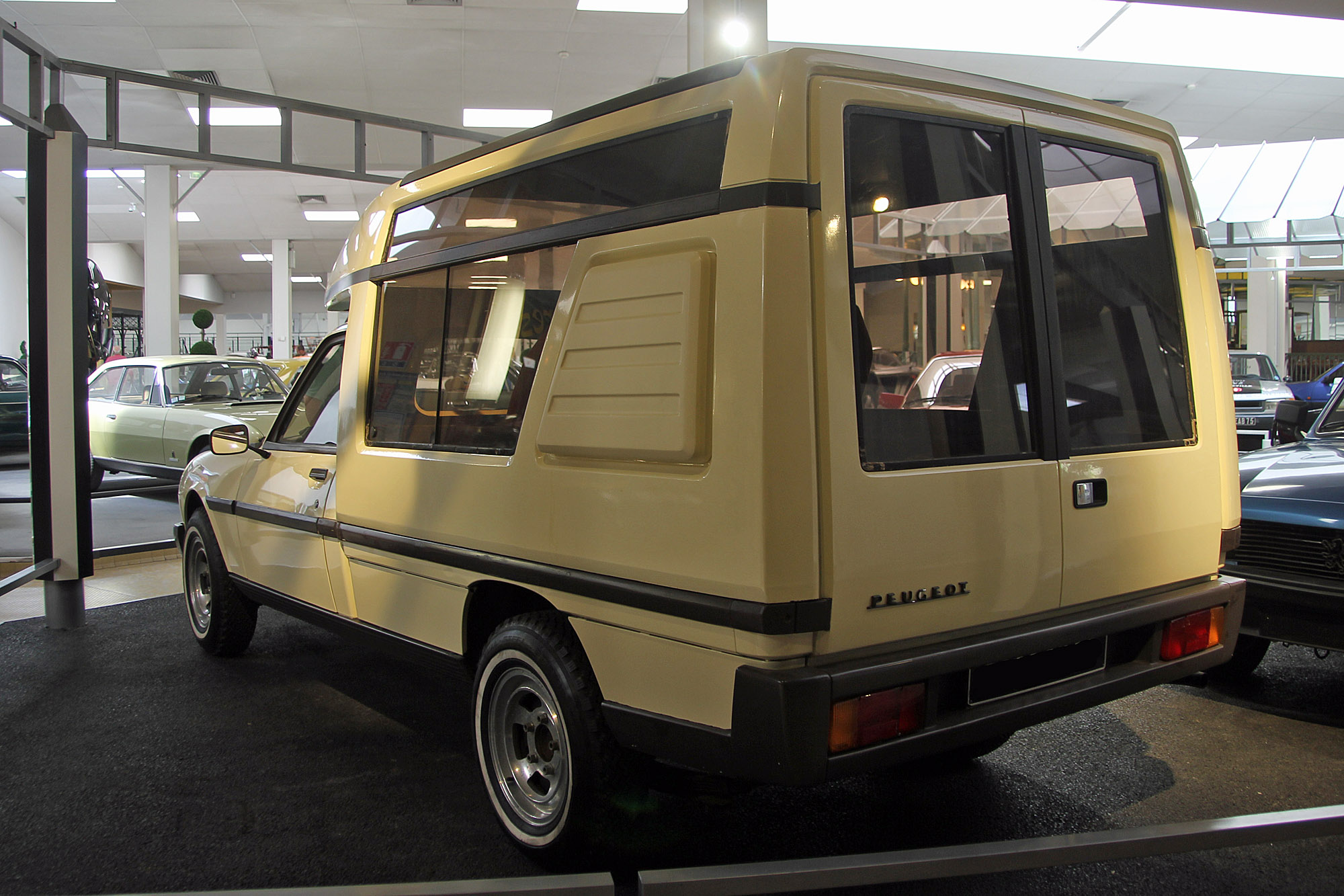 Peugeot Concept 504 pick-up loisirs