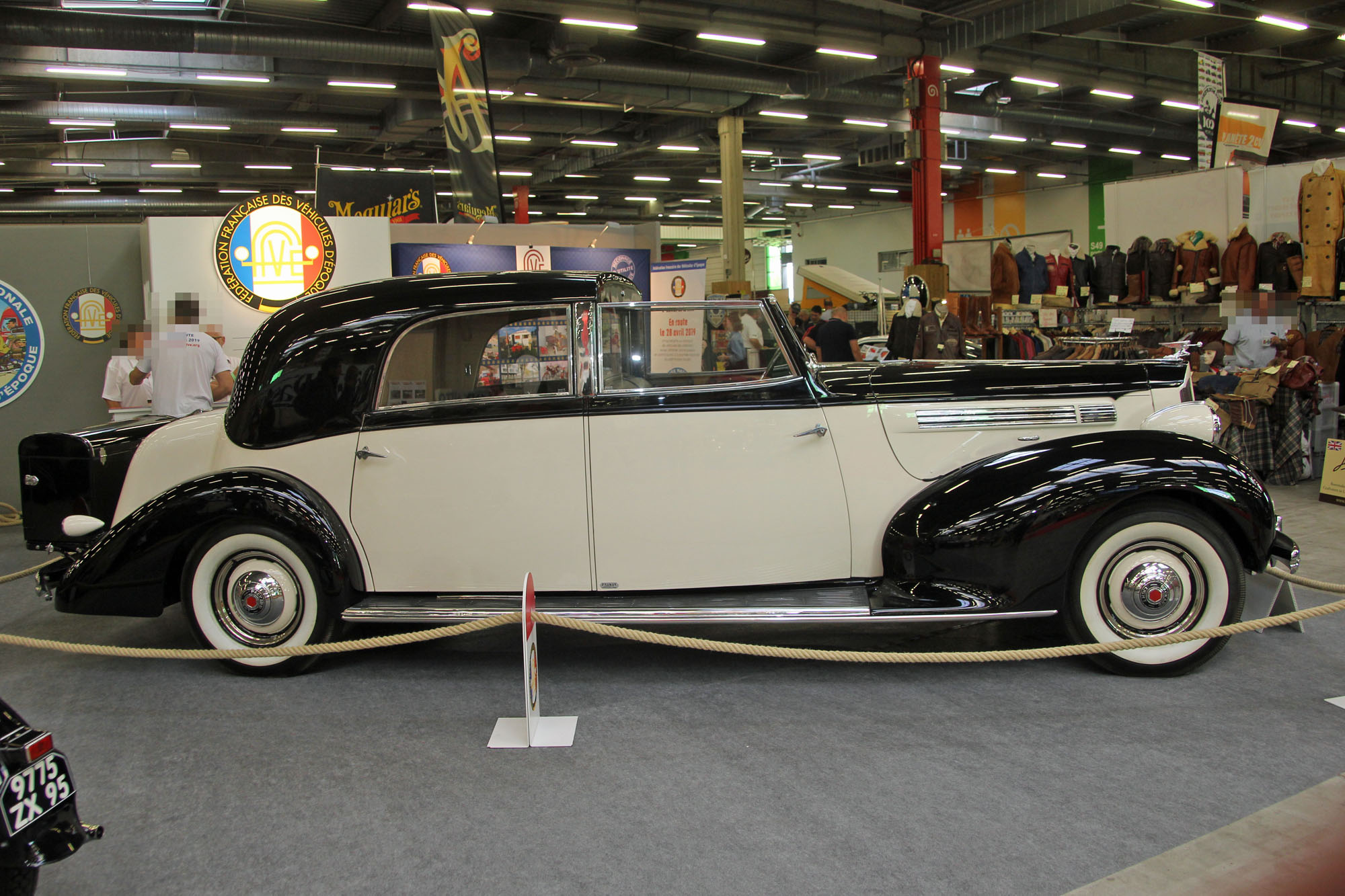 Packard Eight model 1602